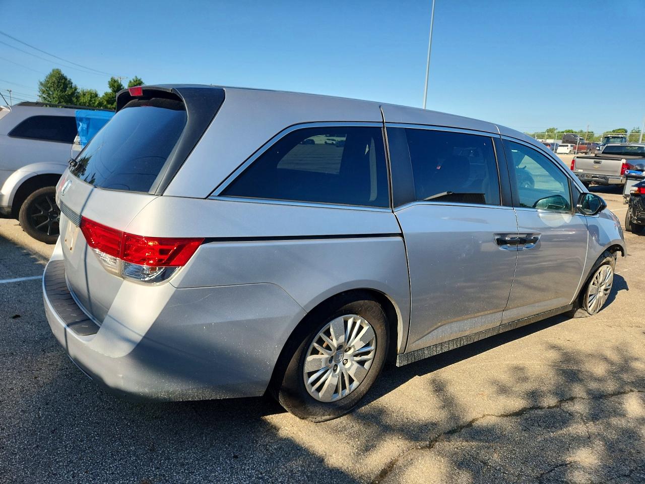 2014 Honda Odyssey Lx Silver vin: 5FNRL5H21EB035592