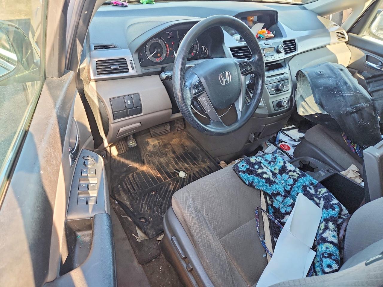 2014 Honda Odyssey Lx Silver vin: 5FNRL5H21EB035592