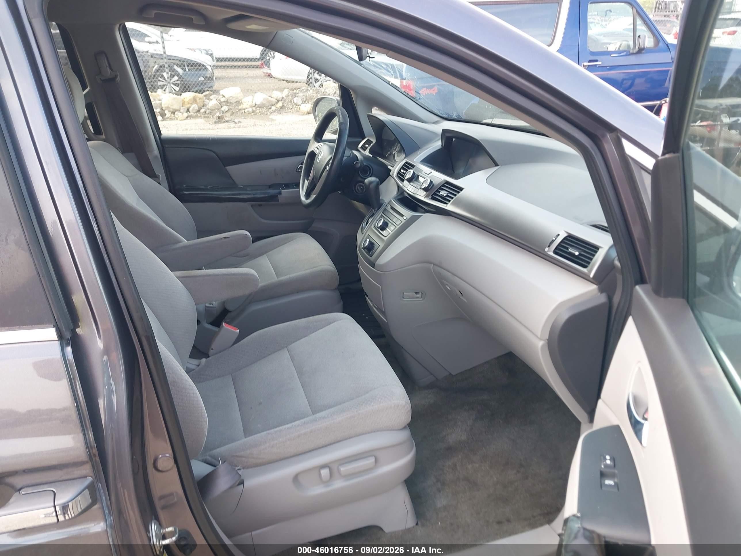 2015 Honda Odyssey Lx Gray vin: 5FNRL5H21FB127321