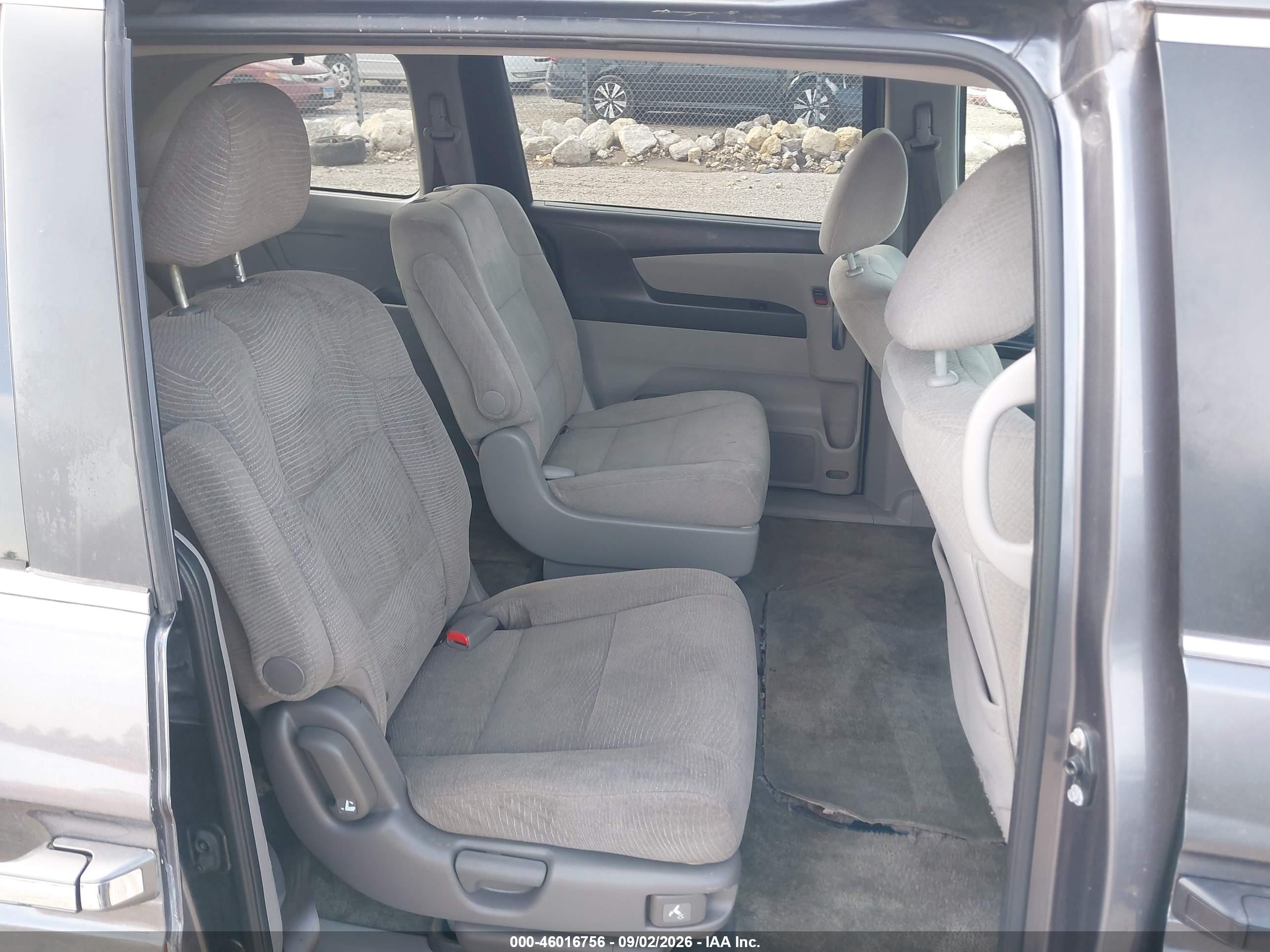 2015 Honda Odyssey Lx Gray vin: 5FNRL5H21FB127321