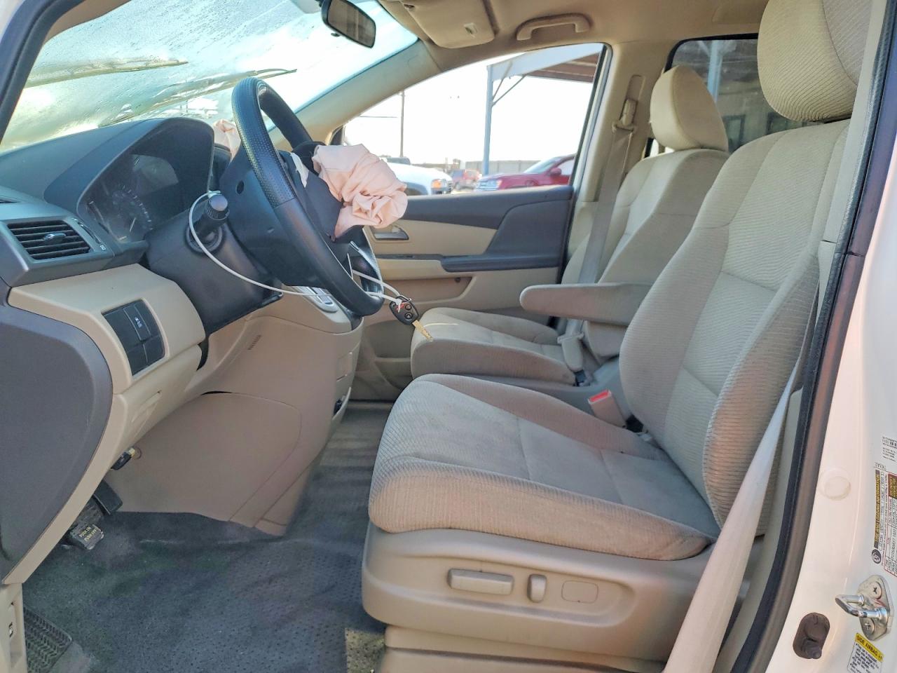 2011 Honda Odyssey Lx White vin: 5FNRL5H22BB040716