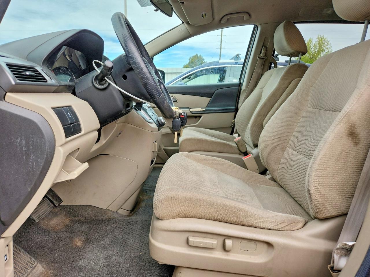 2012 Honda Odyssey Lx Tan vin: 5FNRL5H22CB091862