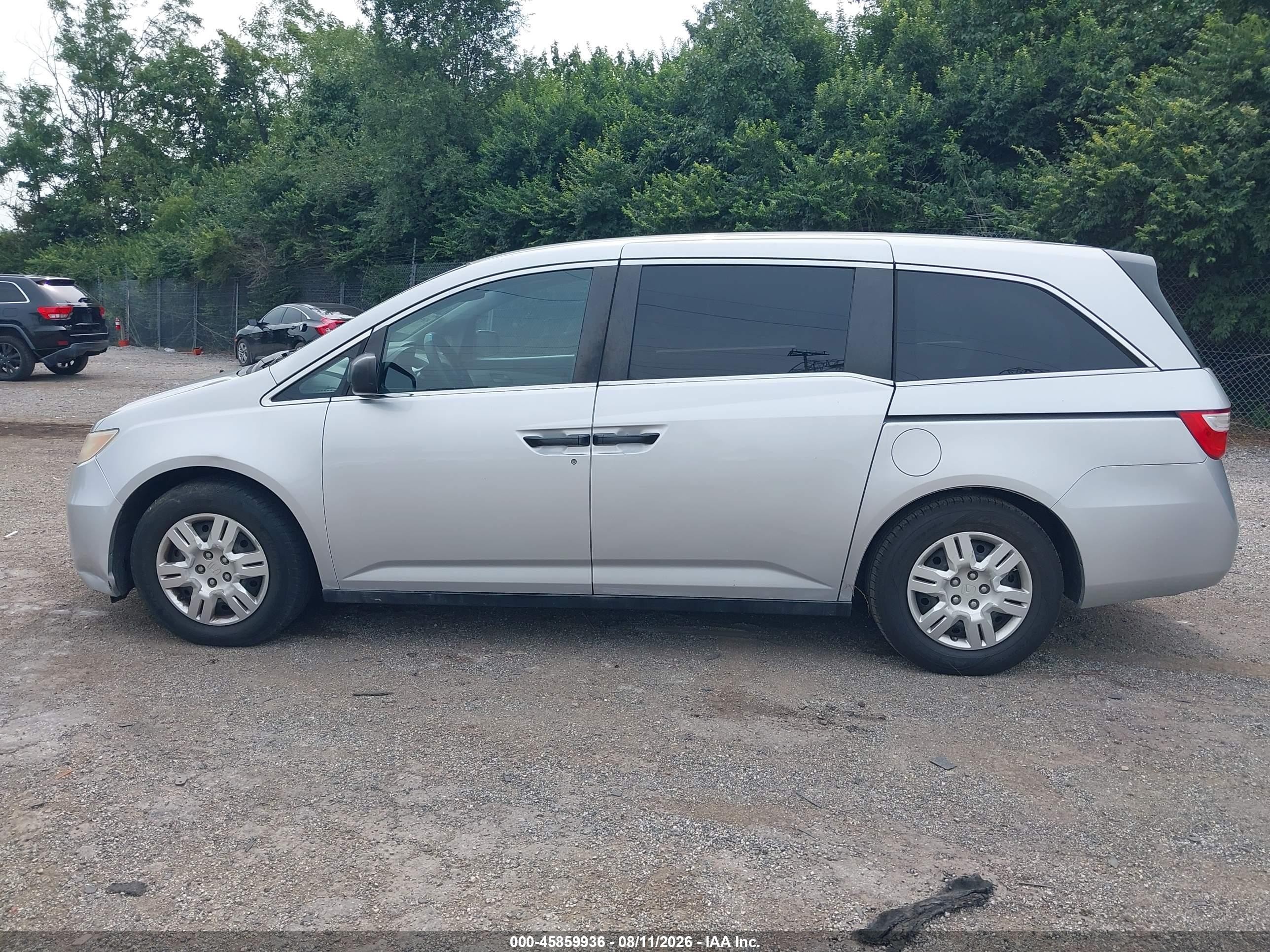 2013 Honda Odyssey Lx Серебряный vin: 5FNRL5H22DB062802