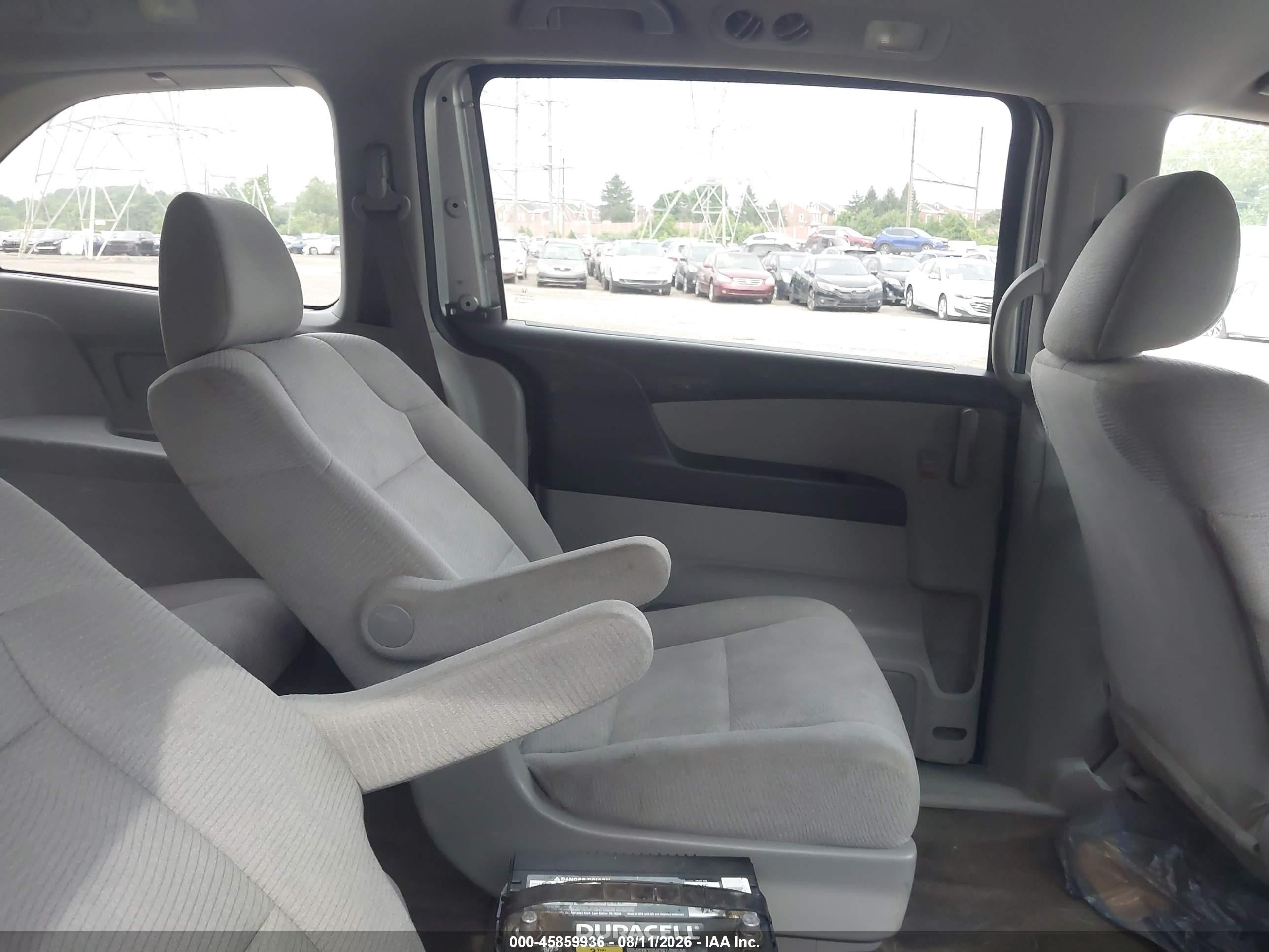 2013 Honda Odyssey Lx Серебряный vin: 5FNRL5H22DB062802
