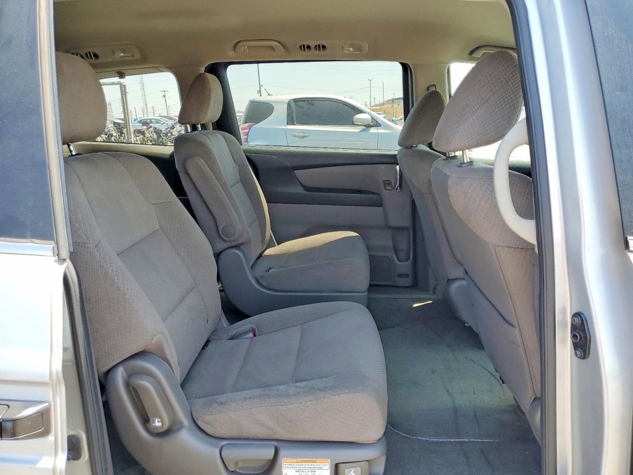 2015 Honda Odyssey Lx Серебряный vin: 5FNRL5H22FB023646