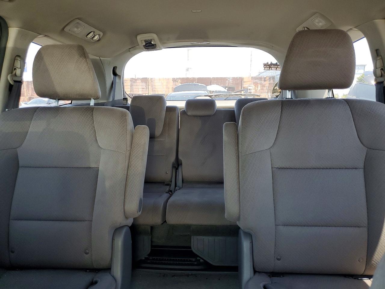 2015 Honda Odyssey Lx Серебряный vin: 5FNRL5H22FB023646
