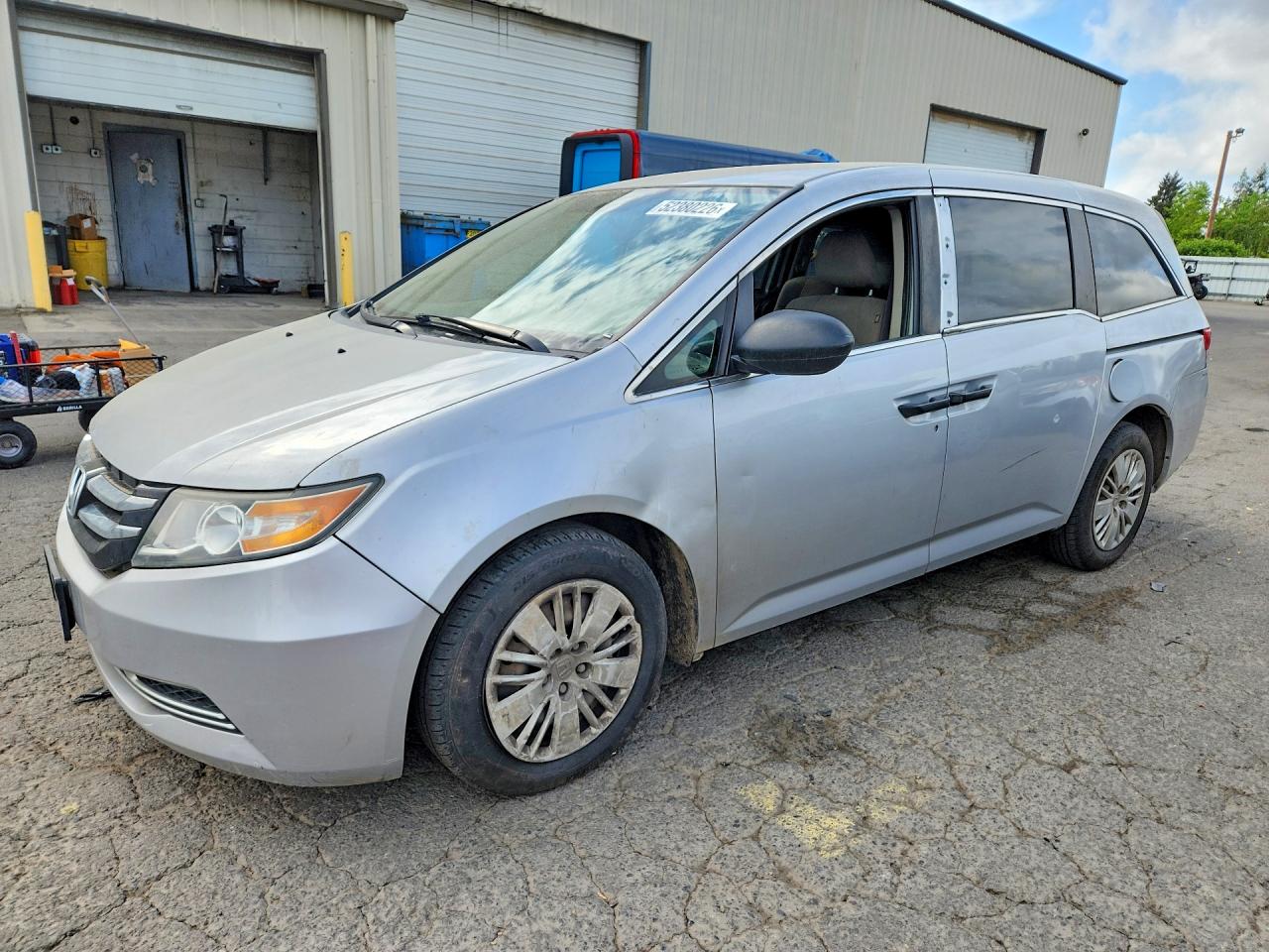 2015 Honda Odyssey Lx Silver vin: 5FNRL5H22FB087282