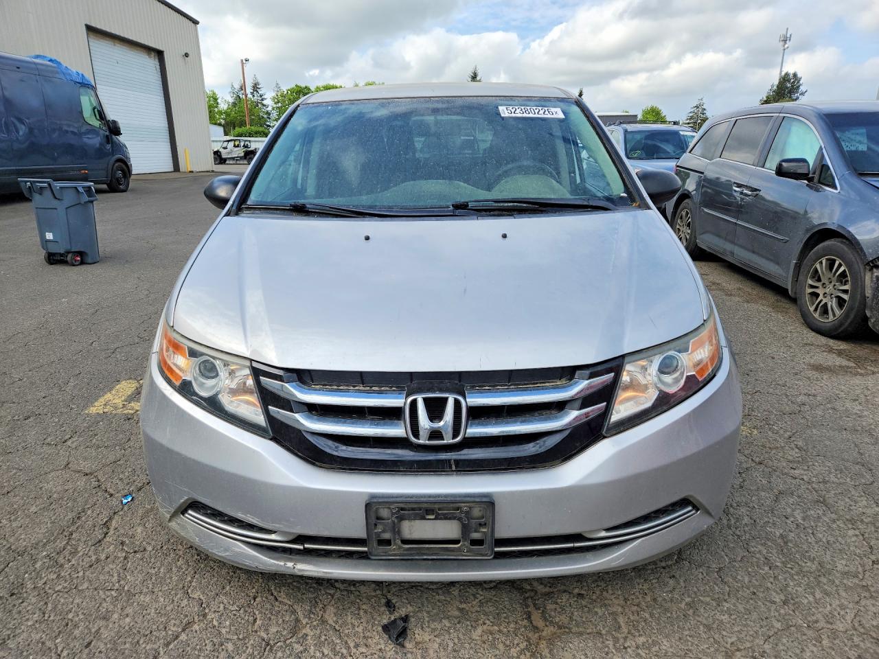 2015 Honda Odyssey Lx Silver vin: 5FNRL5H22FB087282