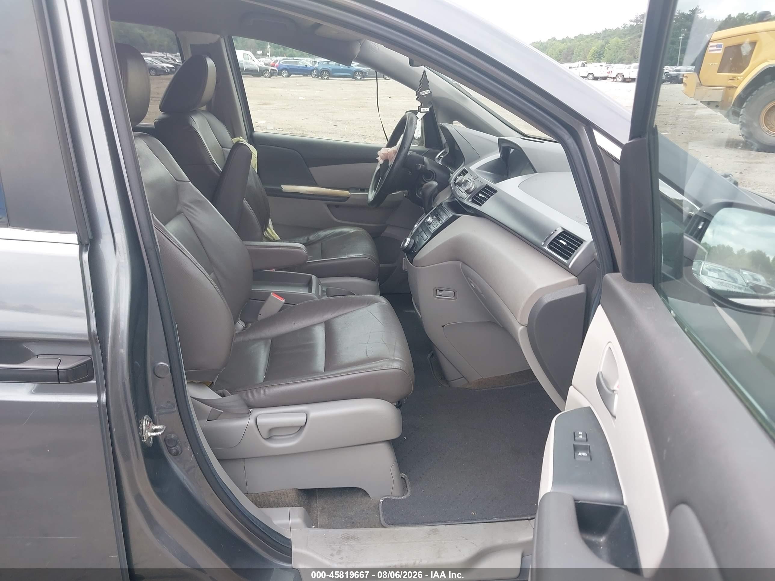 2011 Honda Odyssey Lx Gray vin: 5FNRL5H23BB075636