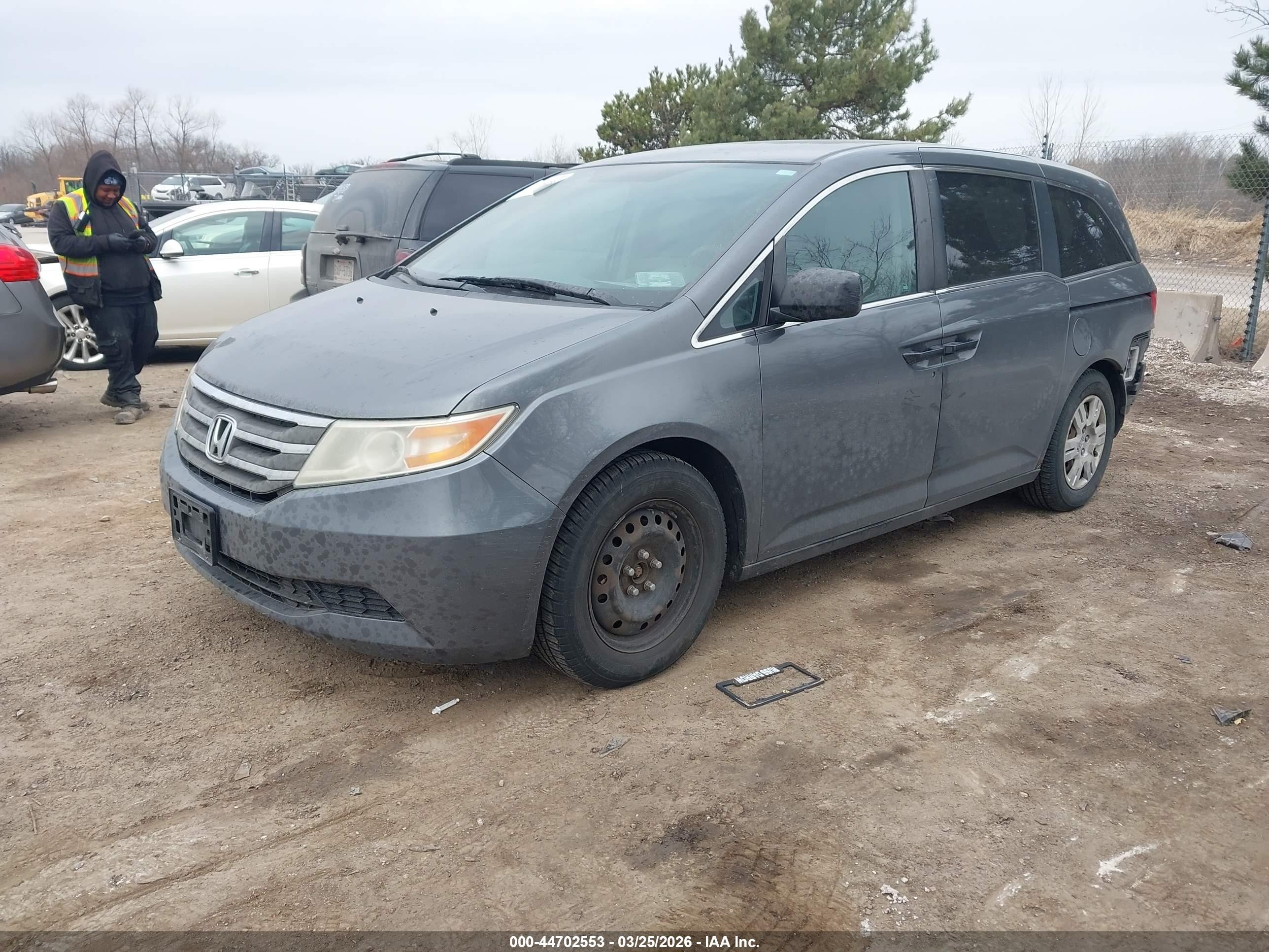 2012 Honda Odyssey Lx Gray vin: 5FNRL5H23CB019827