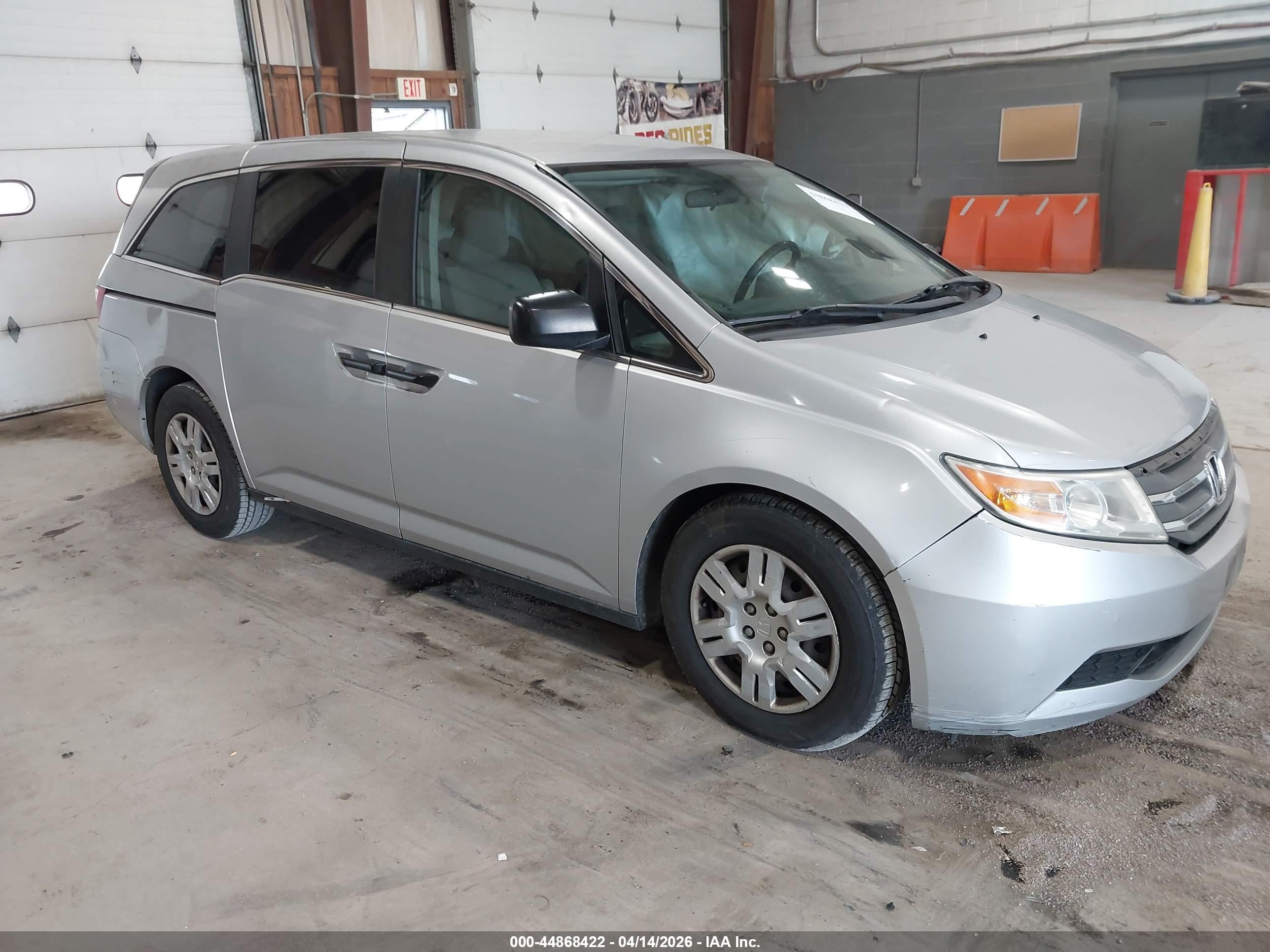 2013 Honda Odyssey Lx Gray vin: 5FNRL5H23DB074960
