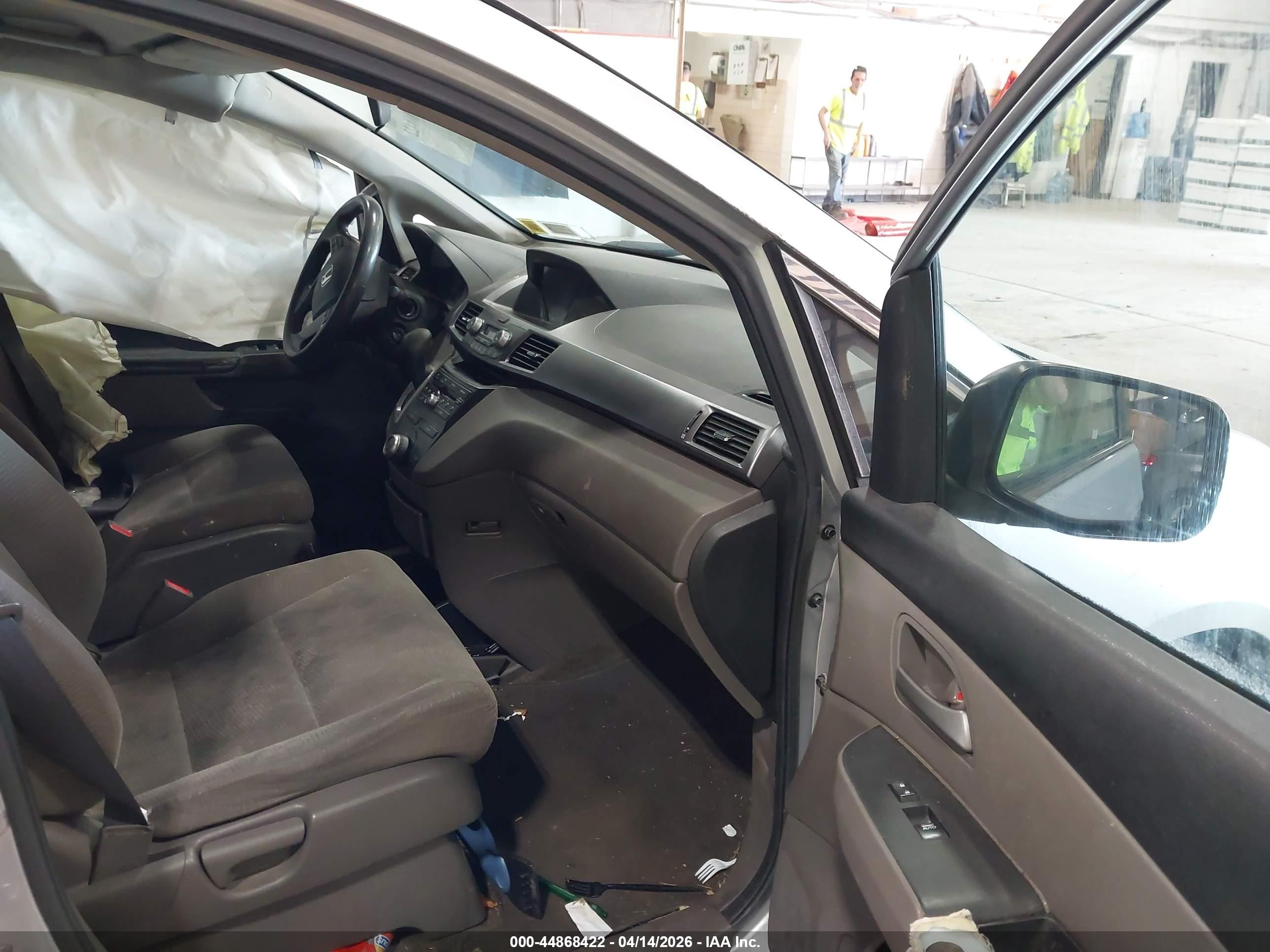 2013 Honda Odyssey Lx Gray vin: 5FNRL5H23DB074960