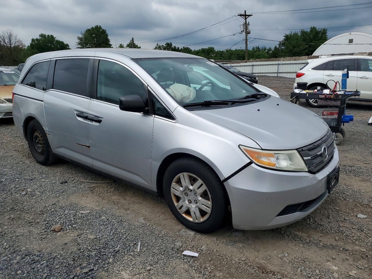 2013 Honda Odyssey Lx Silver vin: 5FNRL5H23DB086509