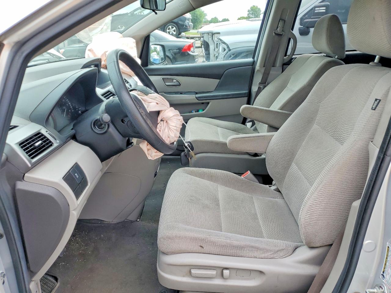 2013 Honda Odyssey Lx Silver vin: 5FNRL5H23DB086509