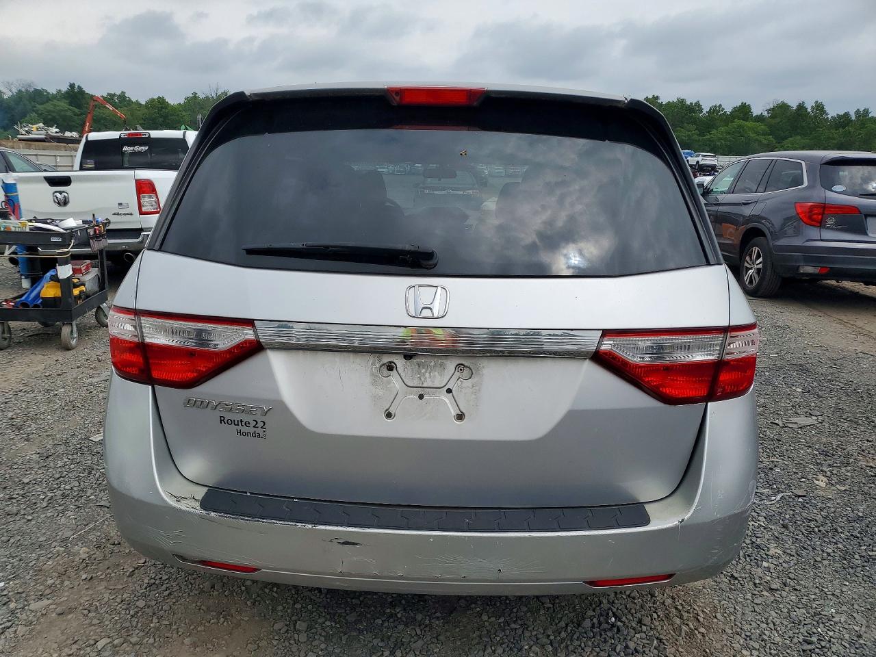 2013 Honda Odyssey Lx Silver vin: 5FNRL5H23DB086509