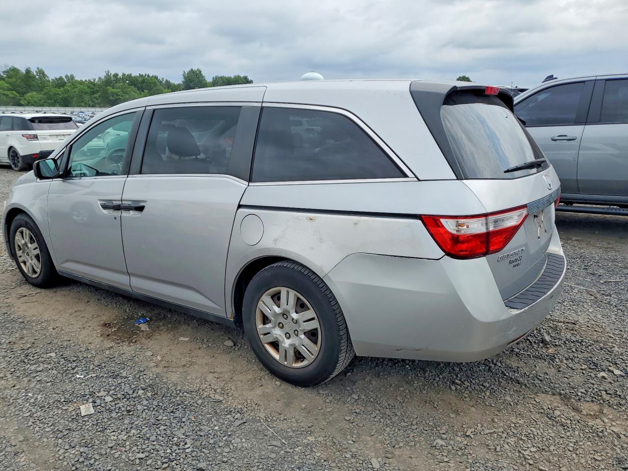 2013 Honda Odyssey Lx Silver vin: 5FNRL5H23DB086509