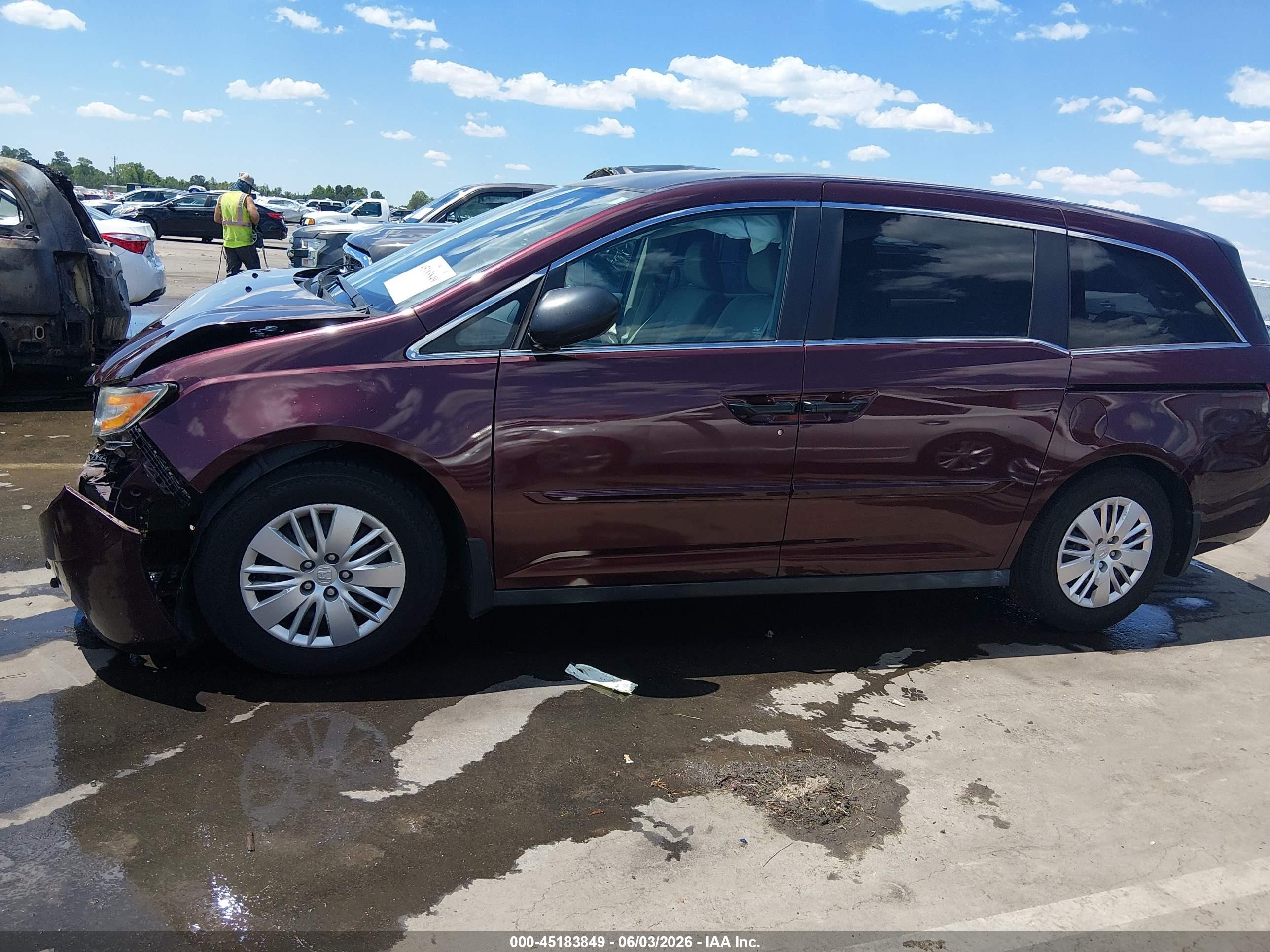 2014 Honda Odyssey Lx Burgundy vin: 5FNRL5H23EB028997