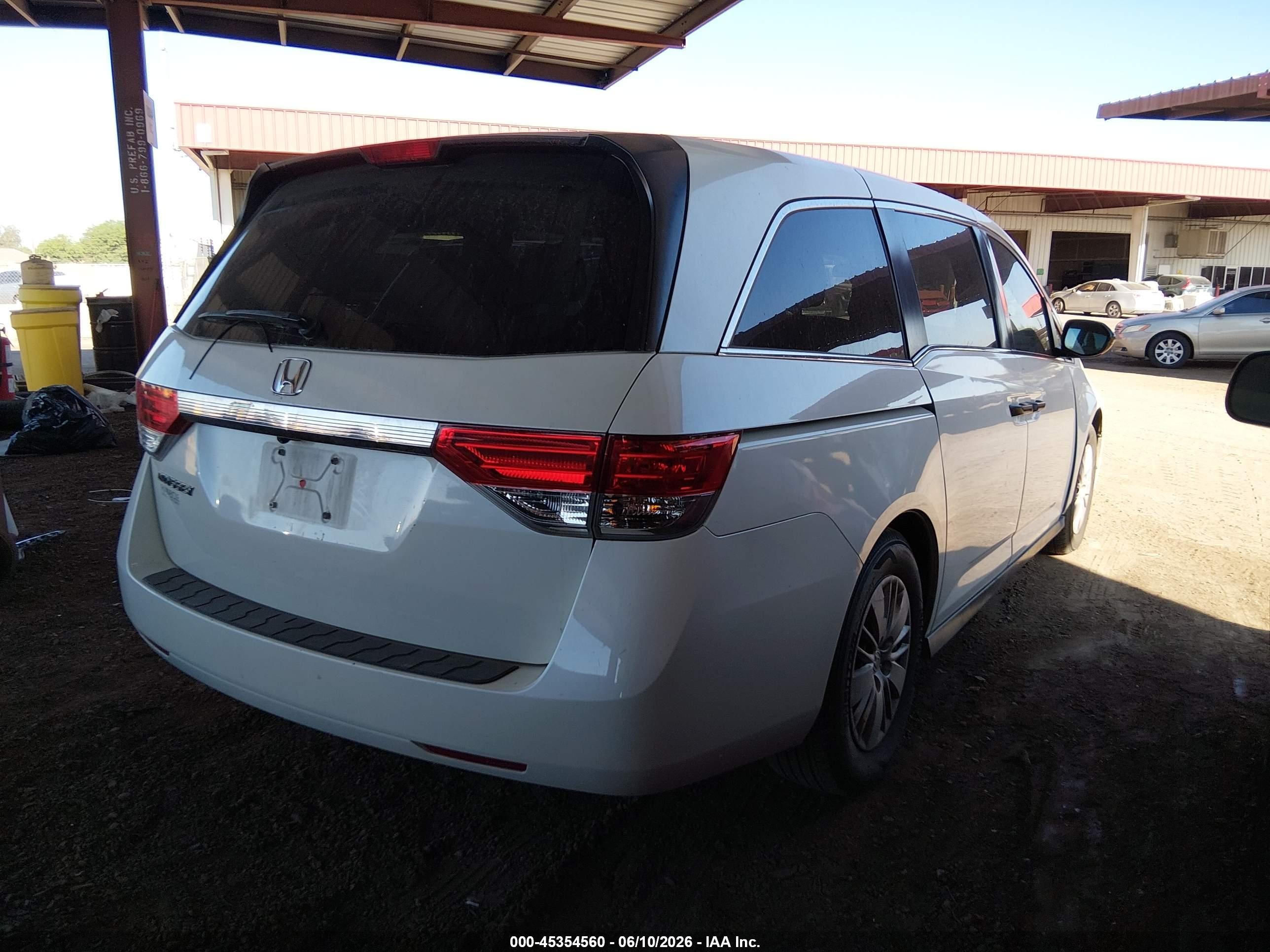 2015 Honda Odyssey Lx Белый vin: 5FNRL5H23FB042352