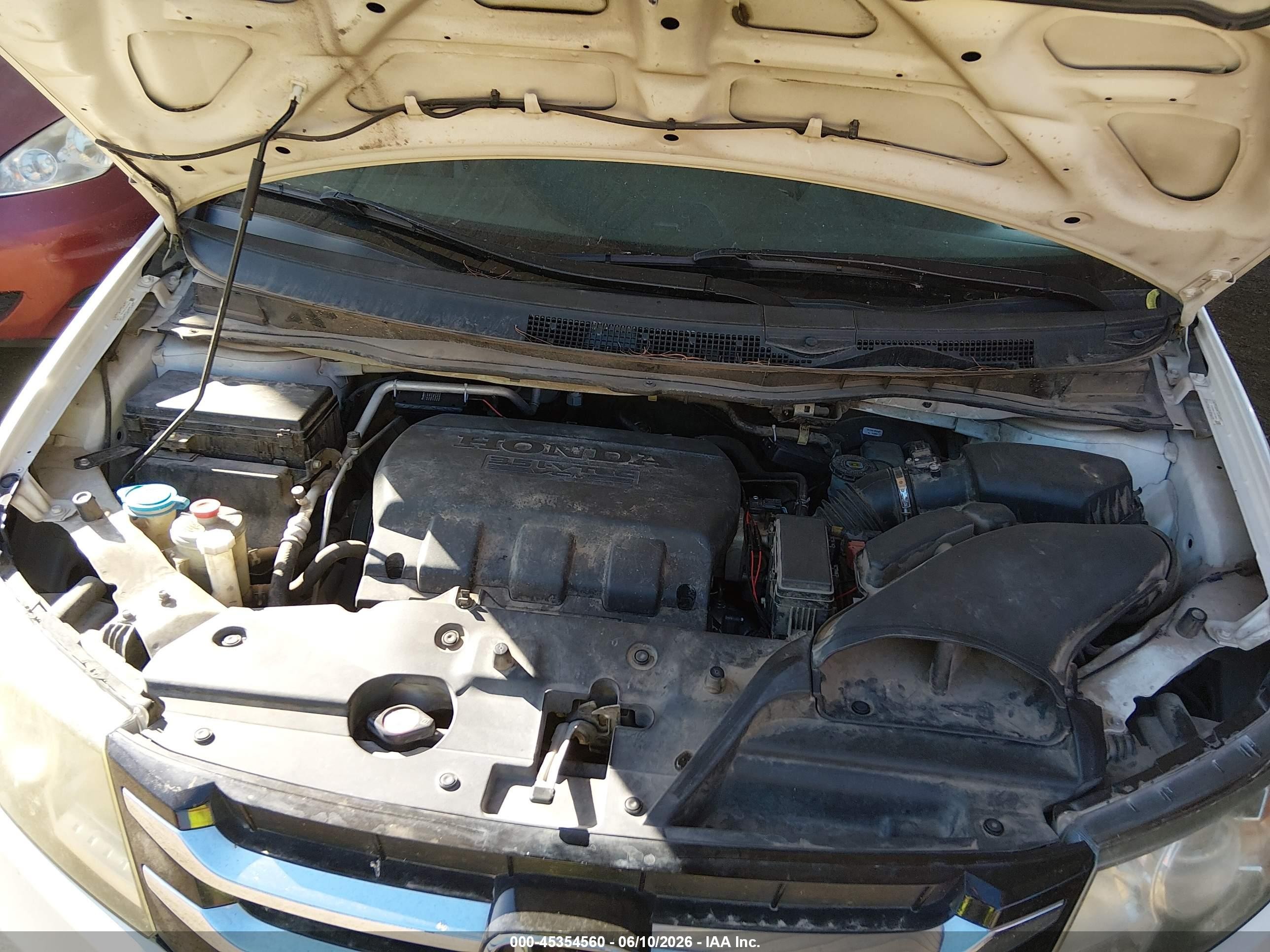 2015 Honda Odyssey Lx Белый vin: 5FNRL5H23FB042352