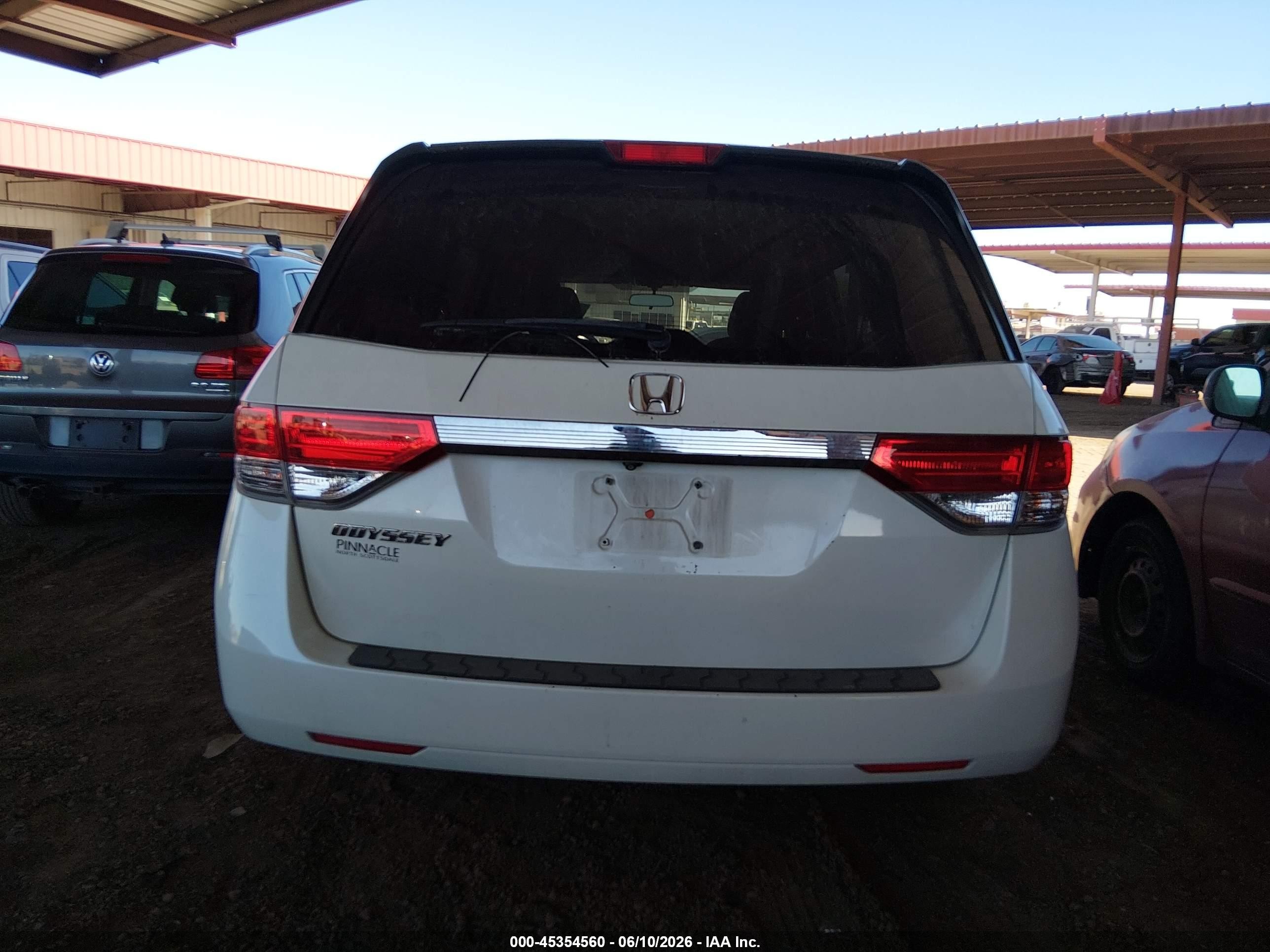 2015 Honda Odyssey Lx Белый vin: 5FNRL5H23FB042352