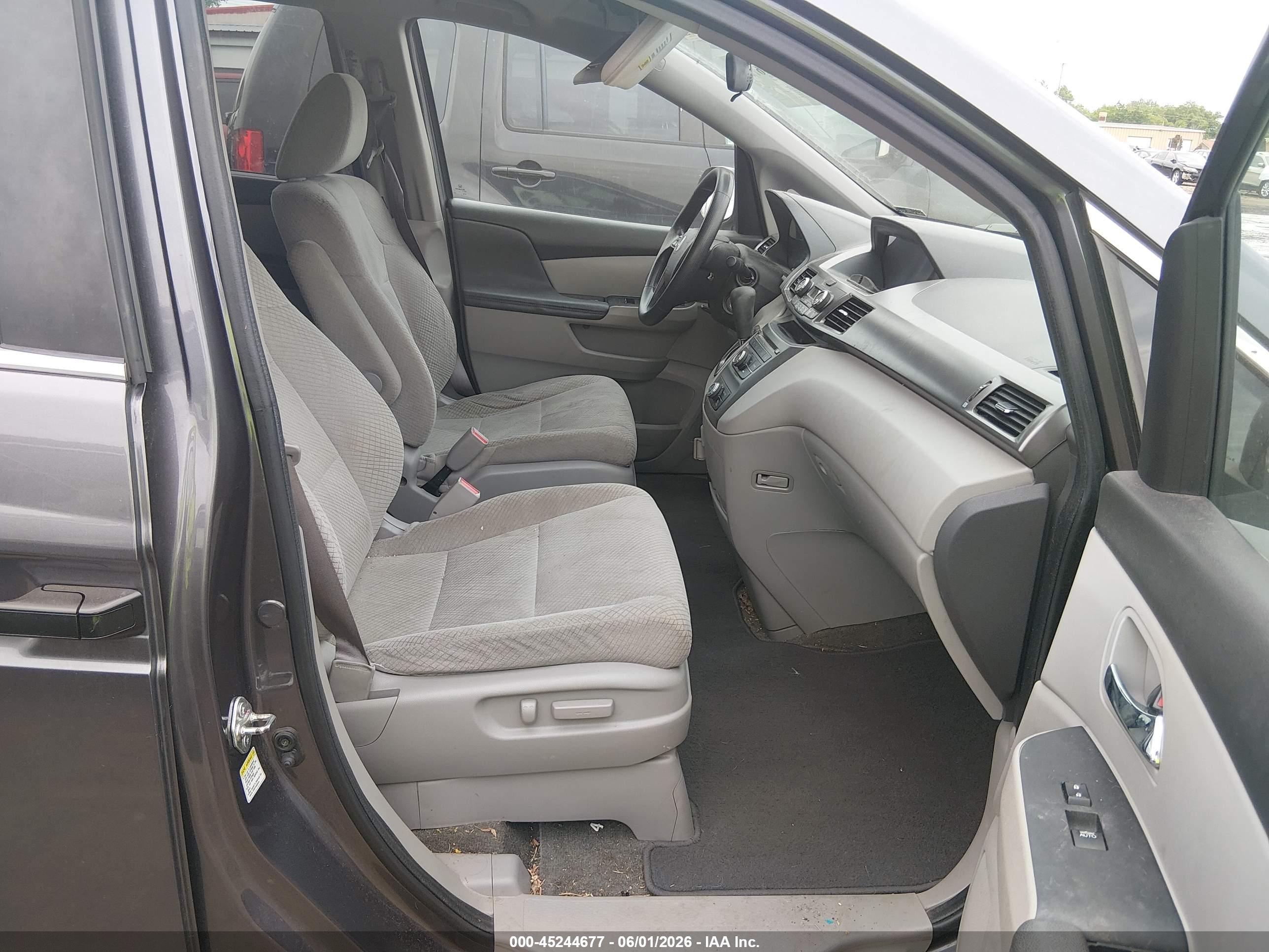 2016 Honda Odyssey Lx Серый vin: 5FNRL5H23GB014598