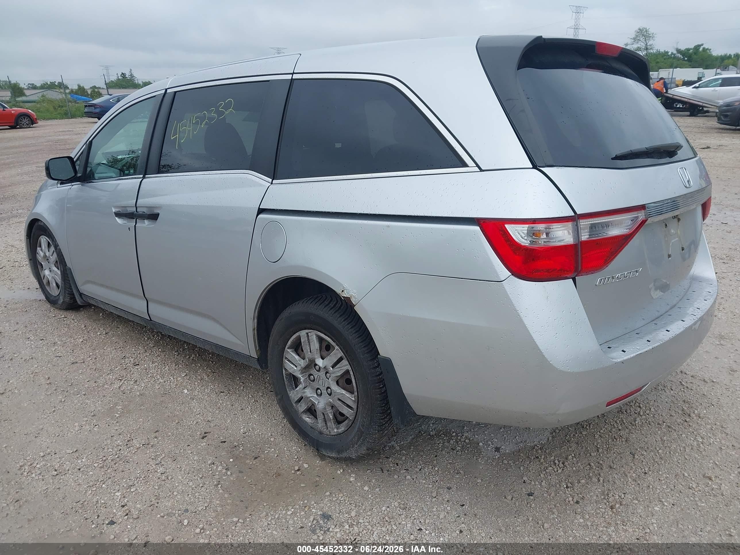 2011 Honda Odyssey Lx Silver vin: 5FNRL5H24BB014411