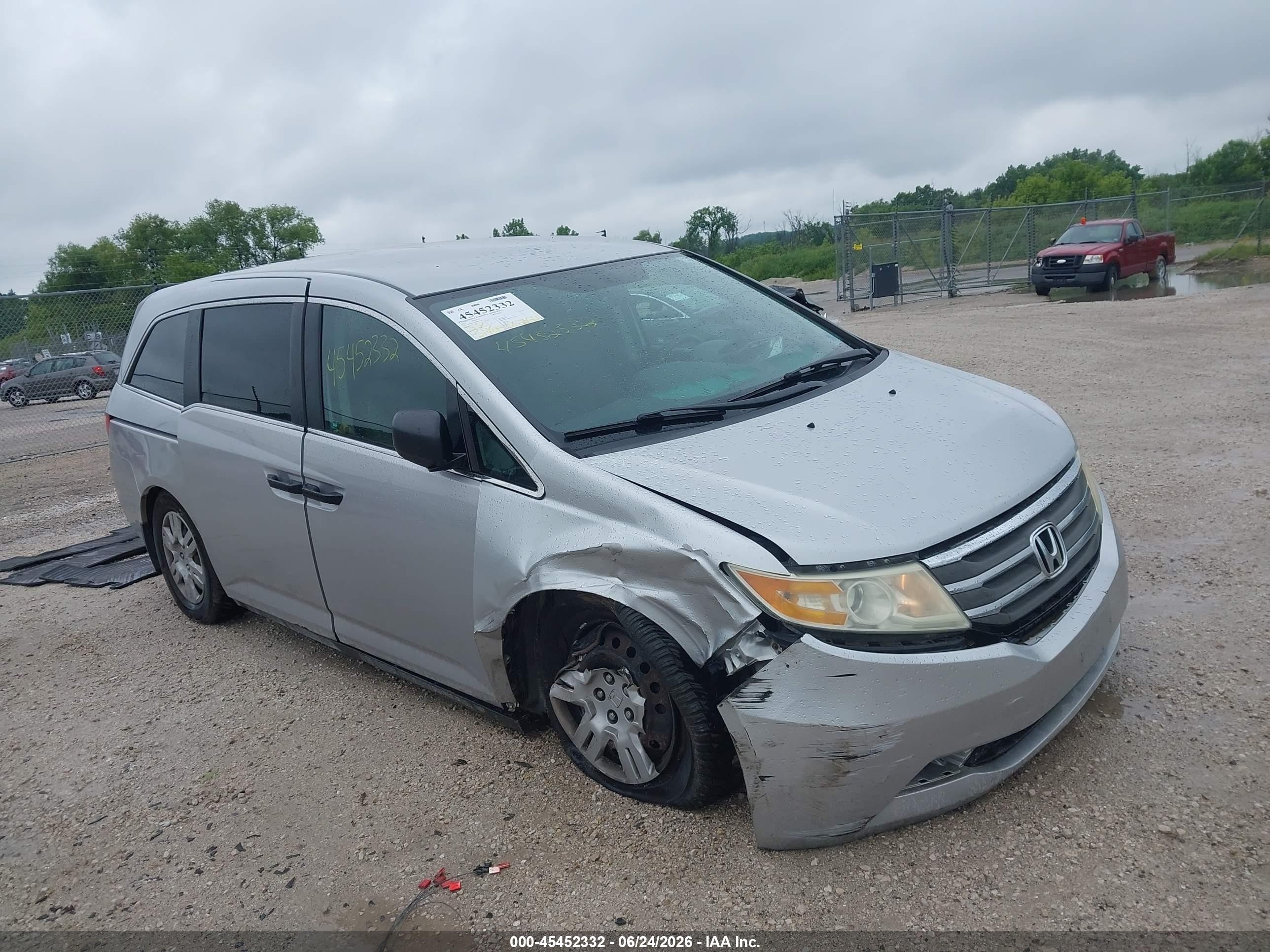 2011 Honda Odyssey Lx Silver vin: 5FNRL5H24BB014411