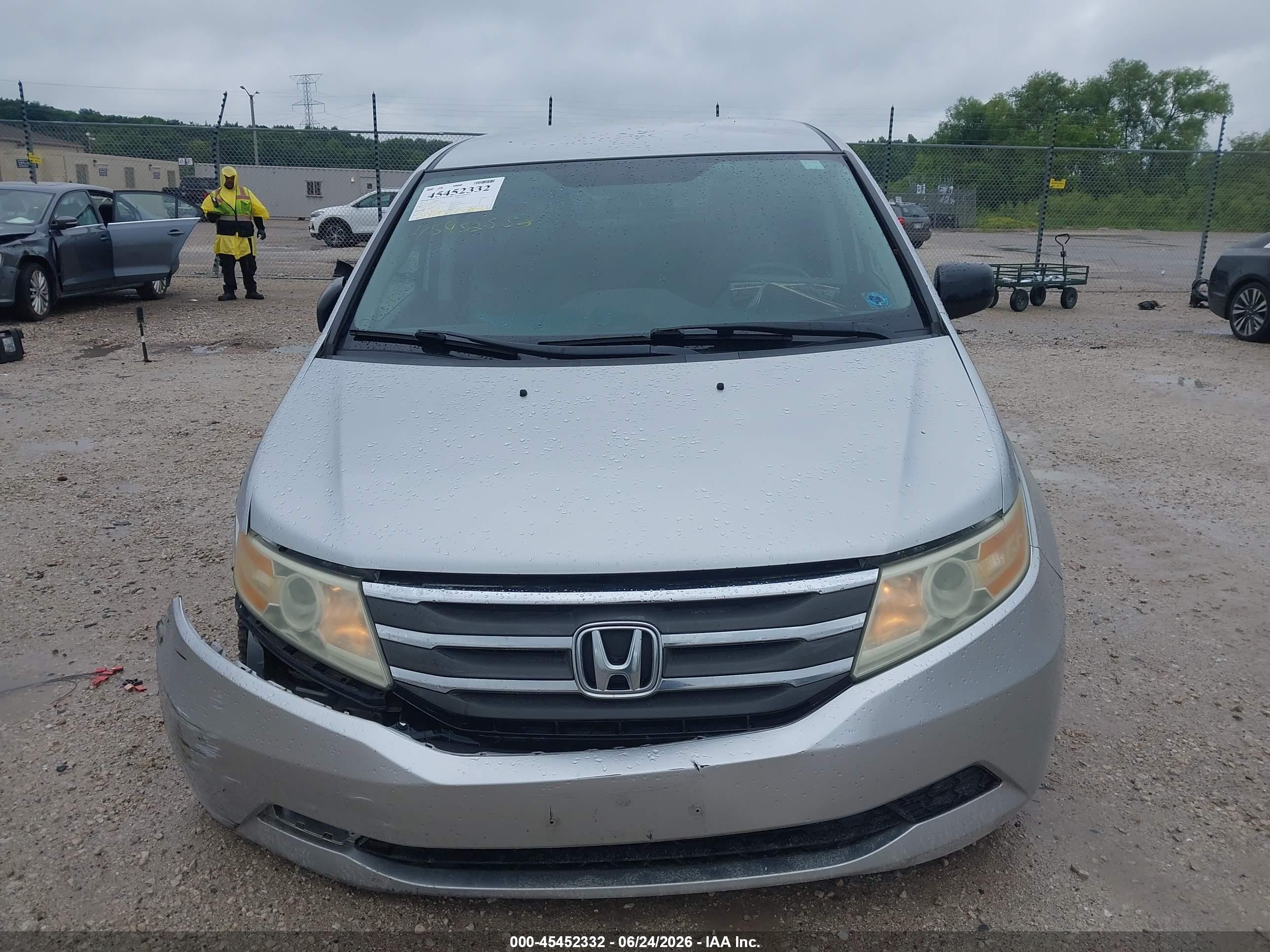 2011 Honda Odyssey Lx Silver vin: 5FNRL5H24BB014411