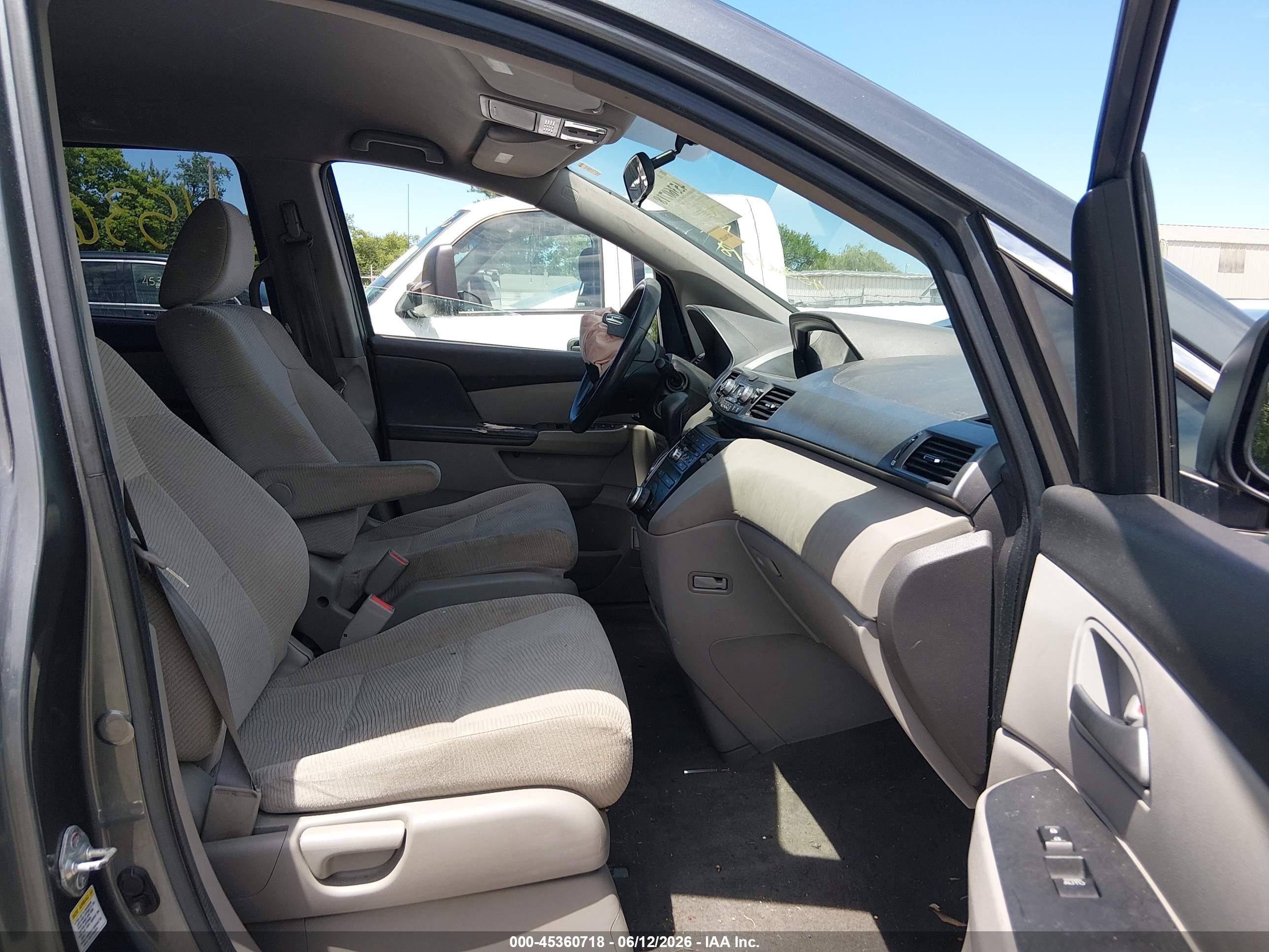 2011 Honda Odyssey Lx Gray vin: 5FNRL5H24BB030236