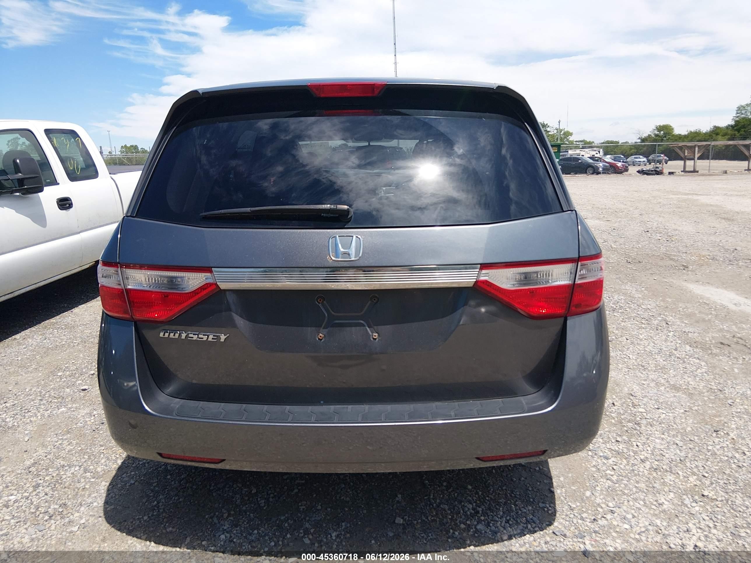 2011 Honda Odyssey Lx Gray vin: 5FNRL5H24BB030236