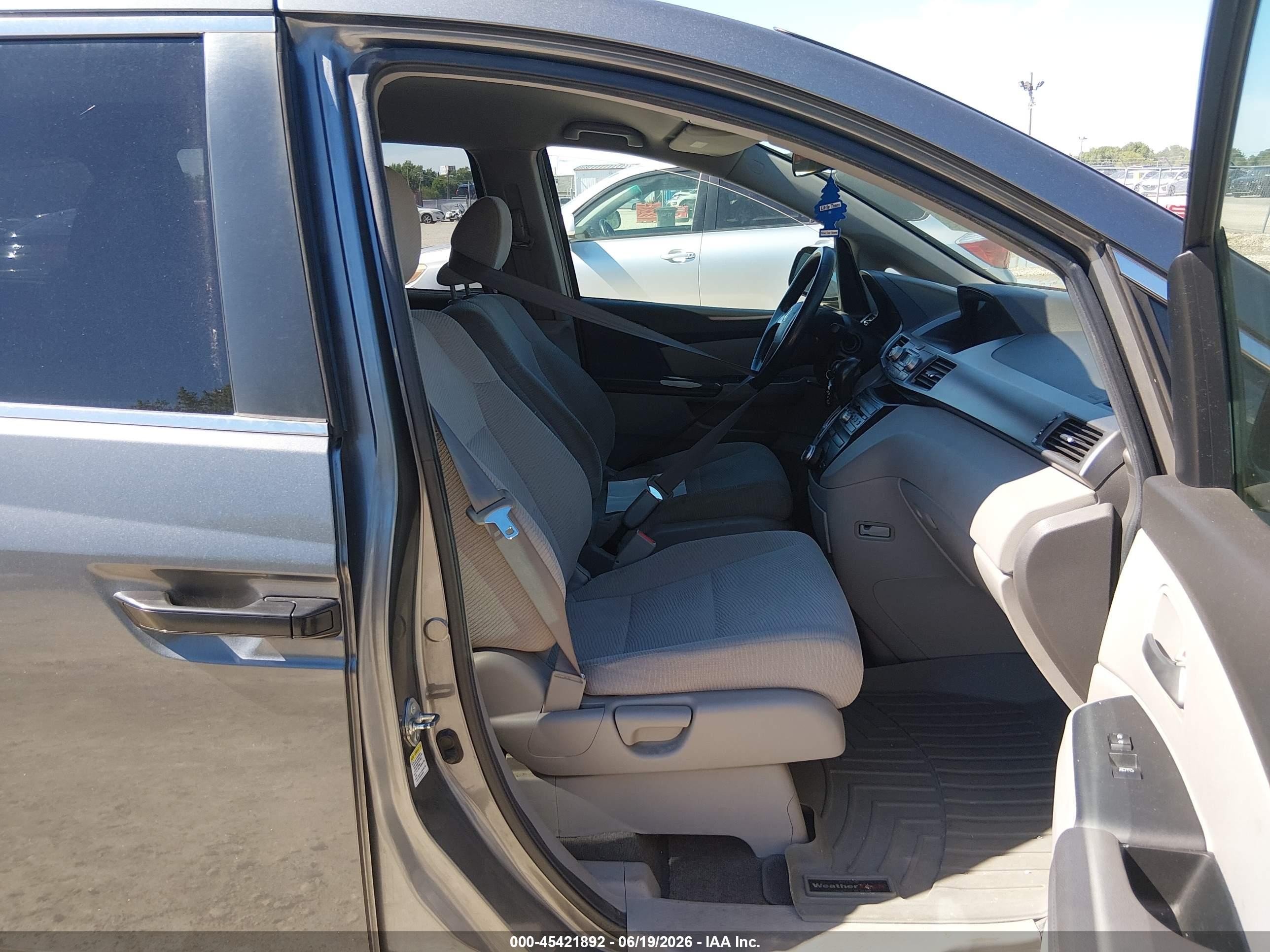 2011 Honda Odyssey Lx Gray vin: 5FNRL5H24BB065178