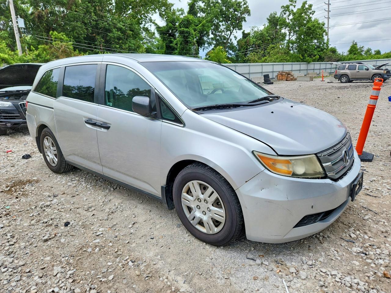 2011 Honda Odyssey Lx Silver vin: 5FNRL5H24BB090954