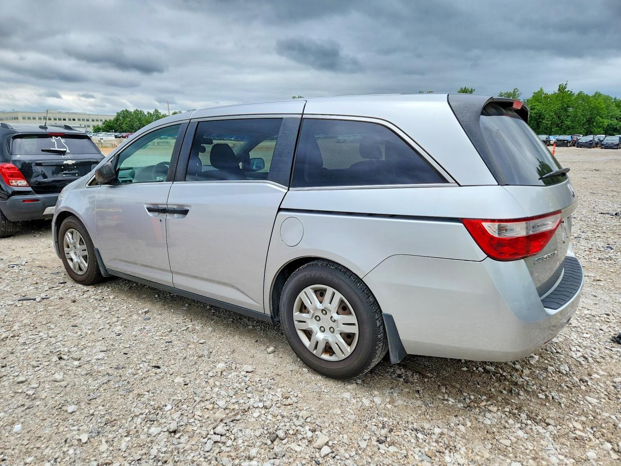 2011 Honda Odyssey Lx Silver vin: 5FNRL5H24BB090954
