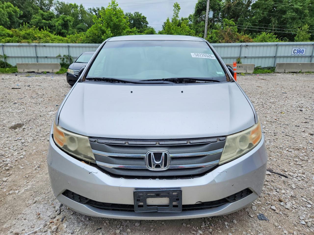 2011 Honda Odyssey Lx Silver vin: 5FNRL5H24BB090954