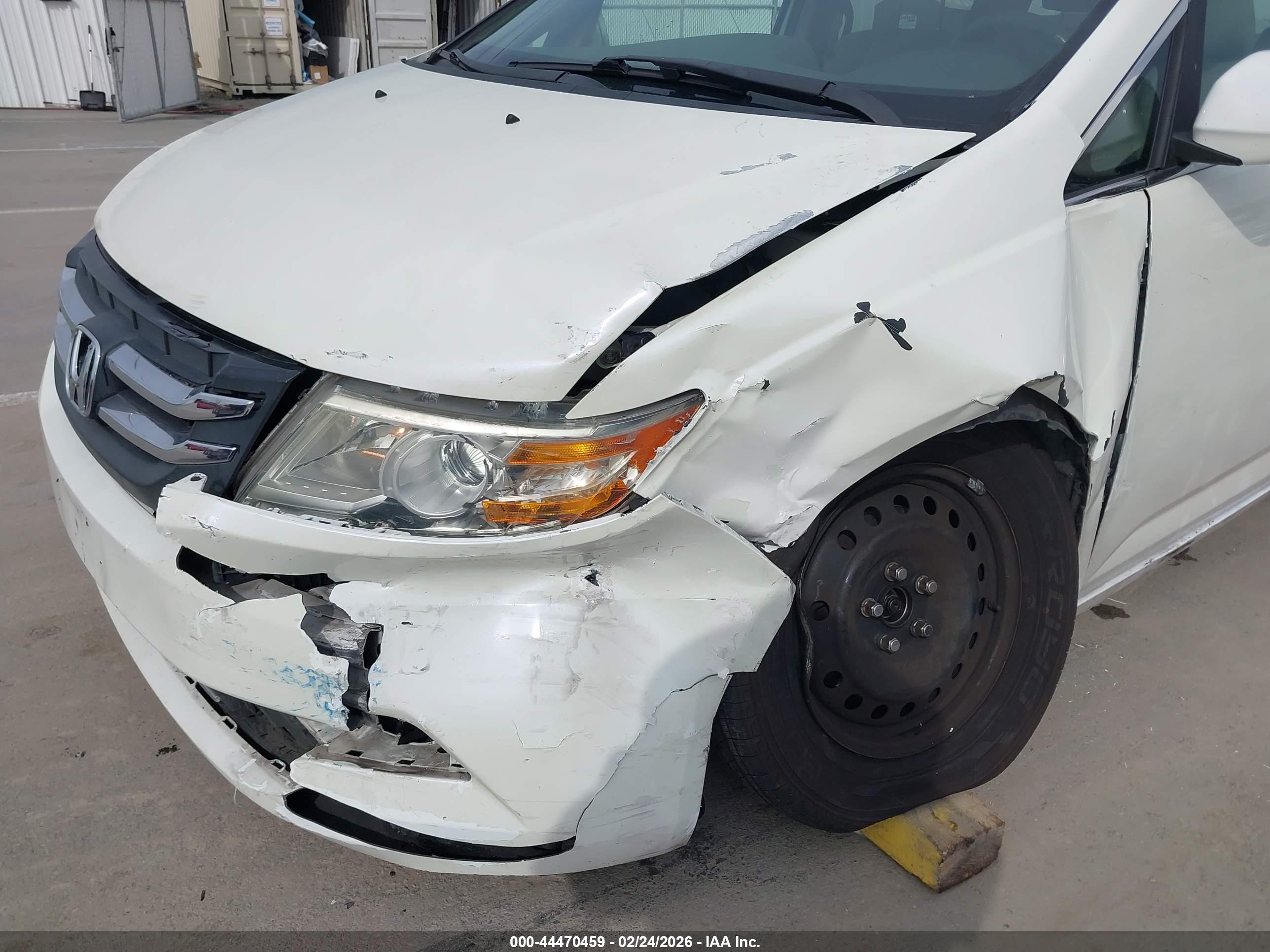 2013 Honda Odyssey Lx White vin: 5FNRL5H24DB048870