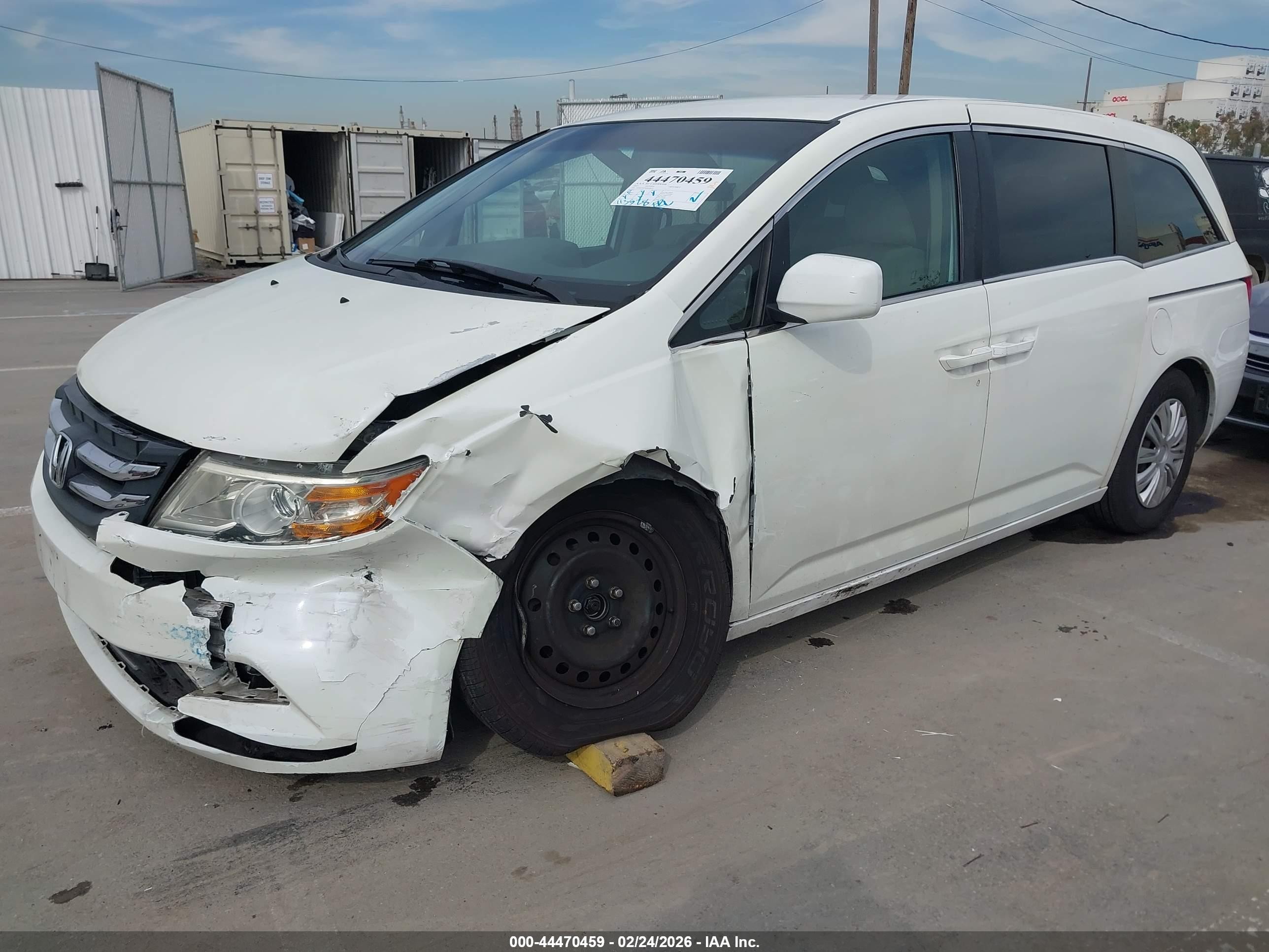 2013 Honda Odyssey Lx White vin: 5FNRL5H24DB048870