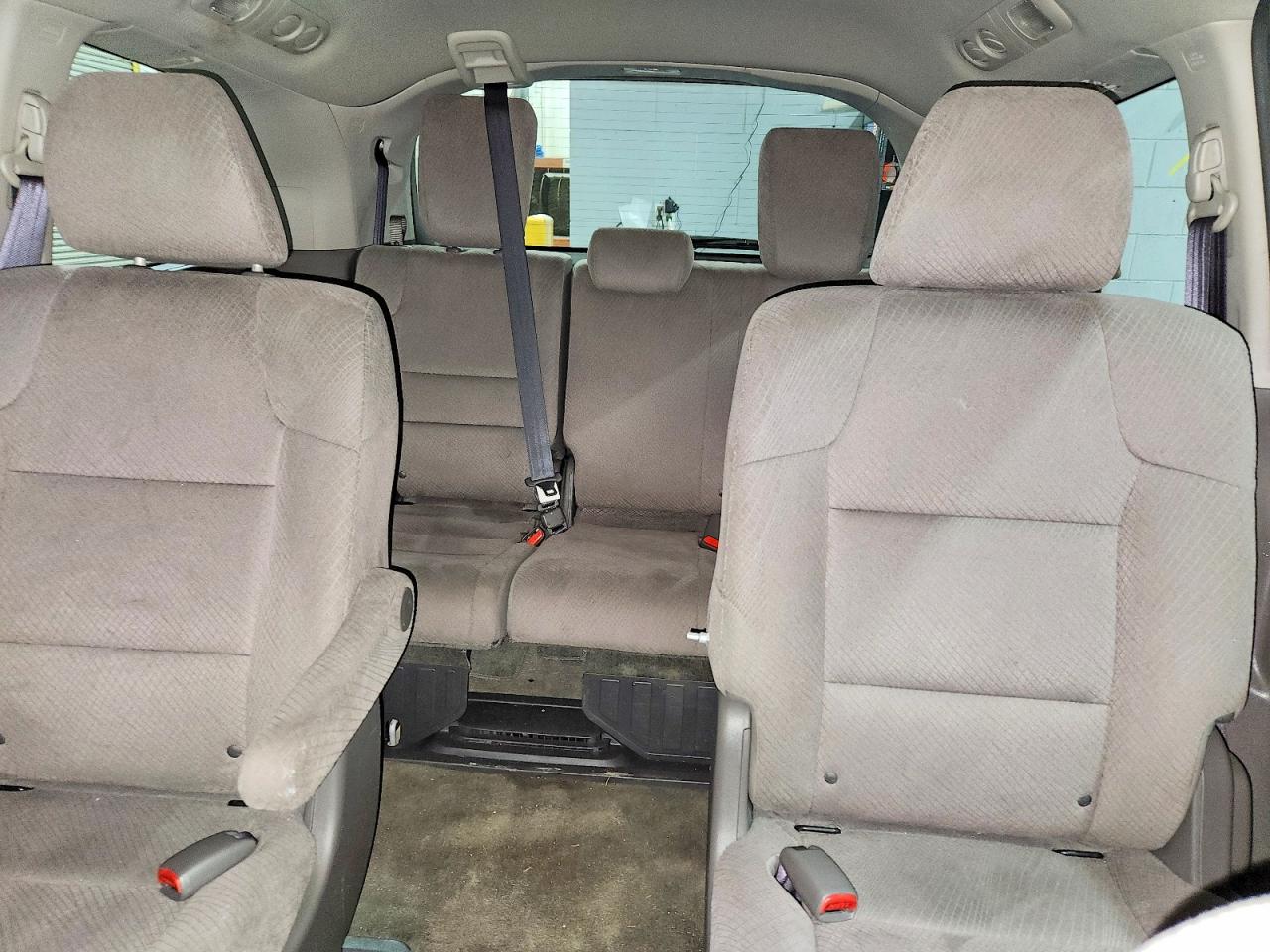 2014 Honda Odyssey Lx Silver vin: 5FNRL5H24EB006202