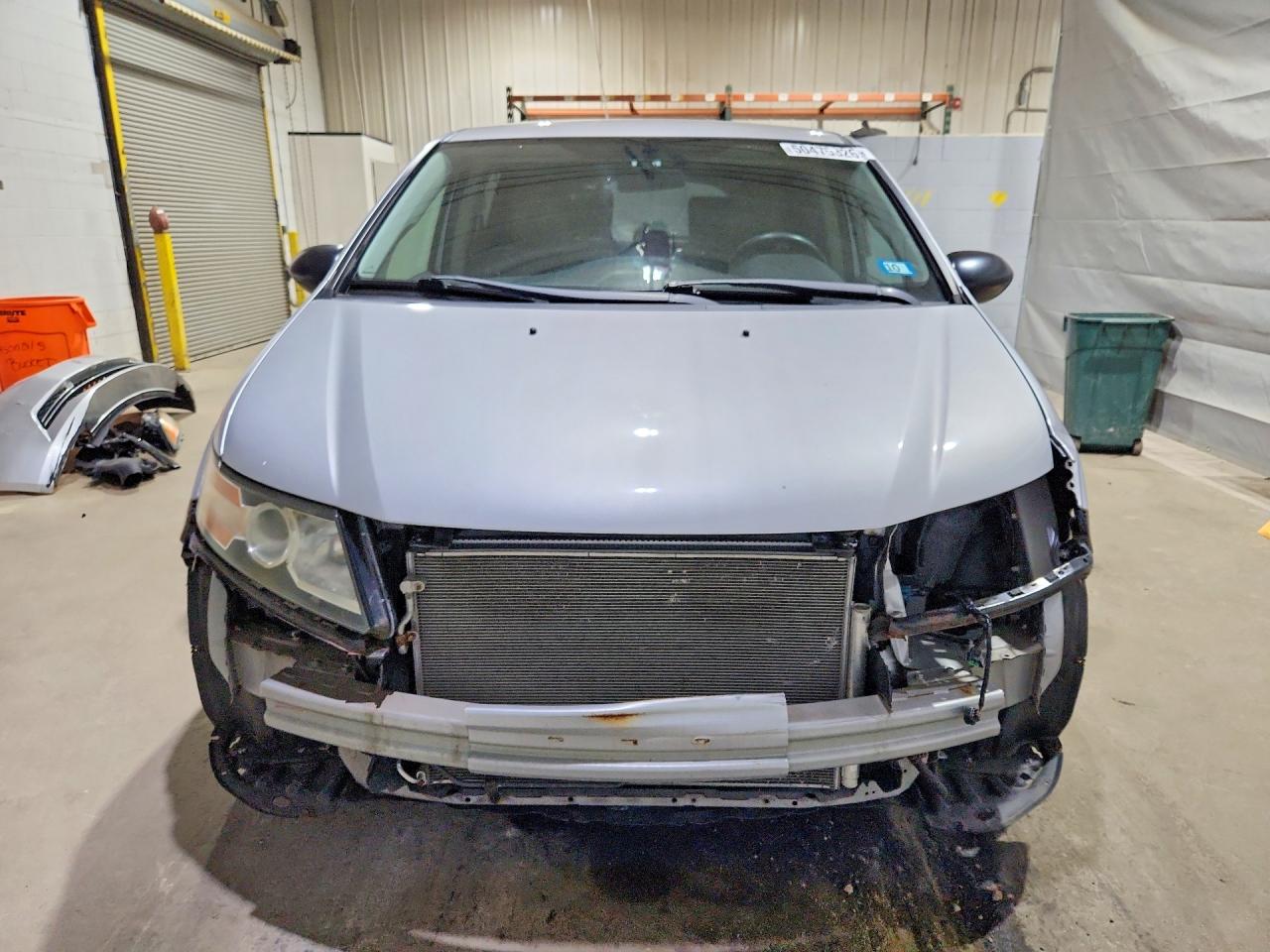 2014 Honda Odyssey Lx Silver vin: 5FNRL5H24EB006202