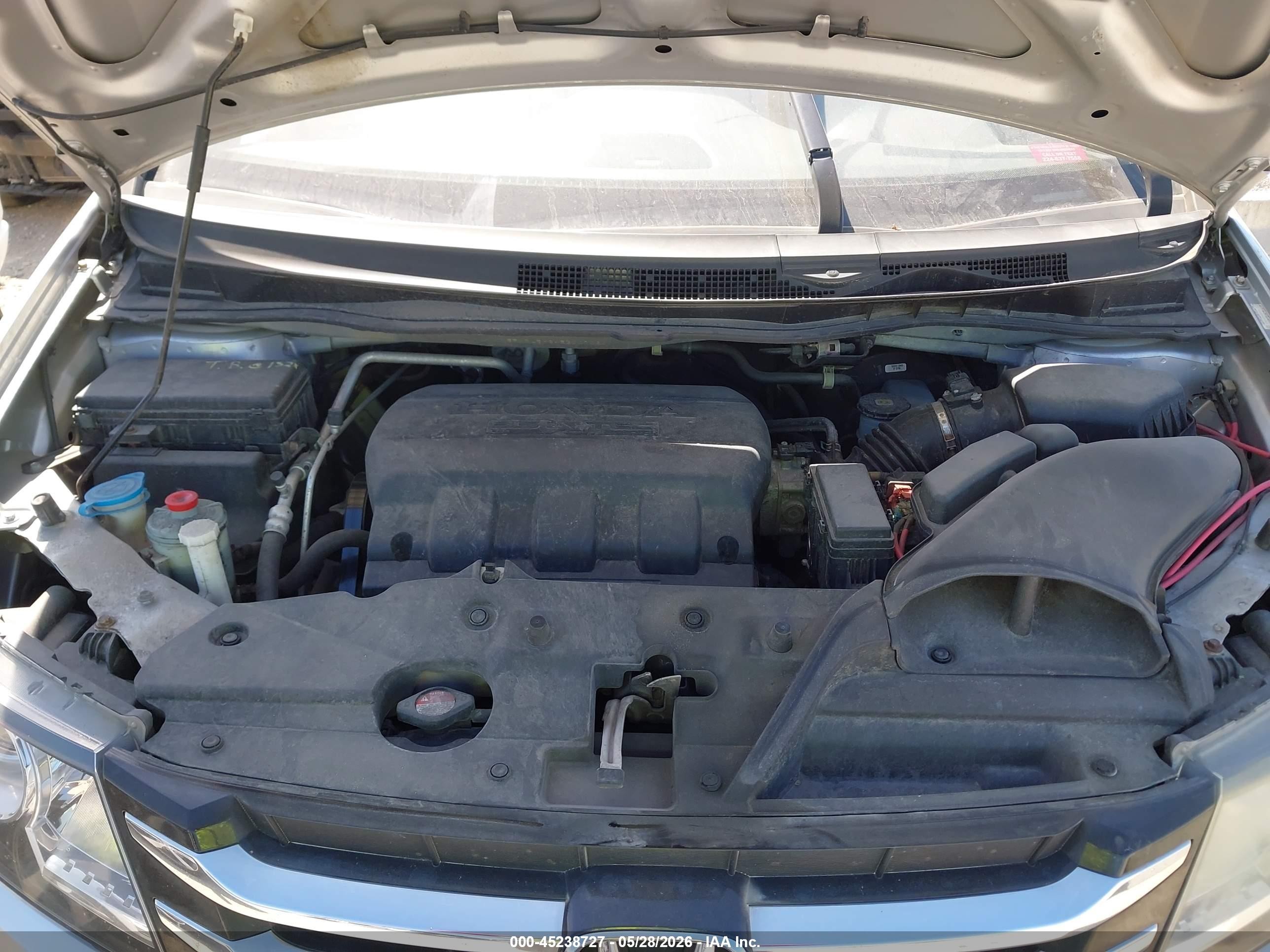 2014 Honda Odyssey Lx Silver vin: 5FNRL5H24EB007060