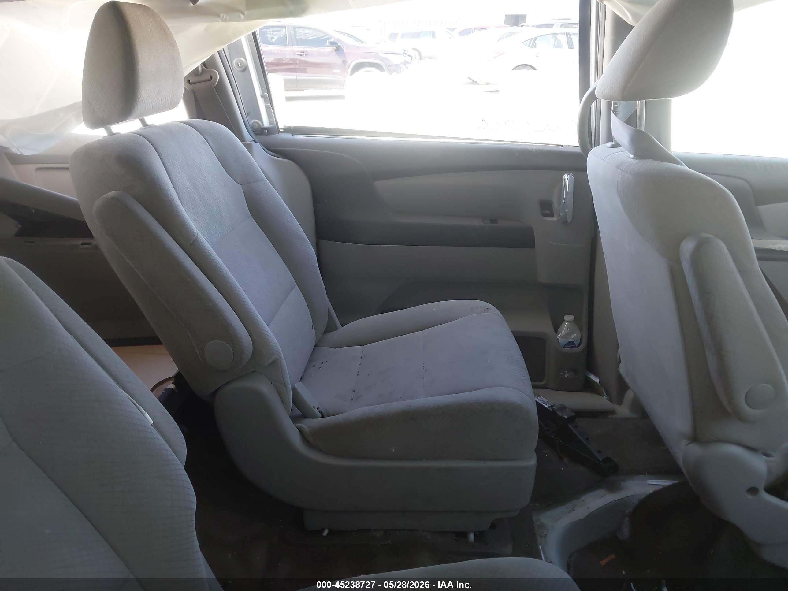 2014 Honda Odyssey Lx Silver vin: 5FNRL5H24EB007060