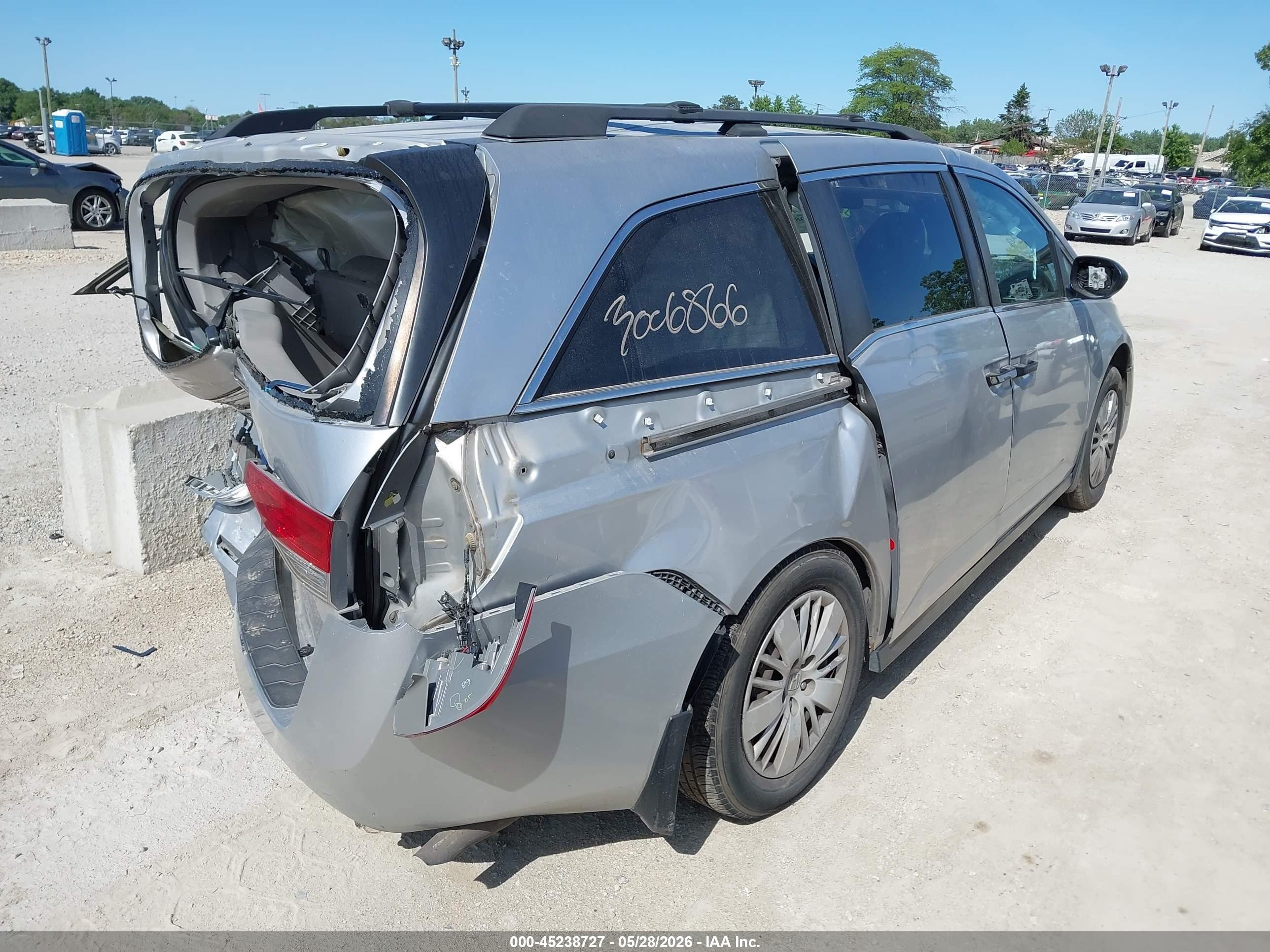 2014 Honda Odyssey Lx Silver vin: 5FNRL5H24EB007060