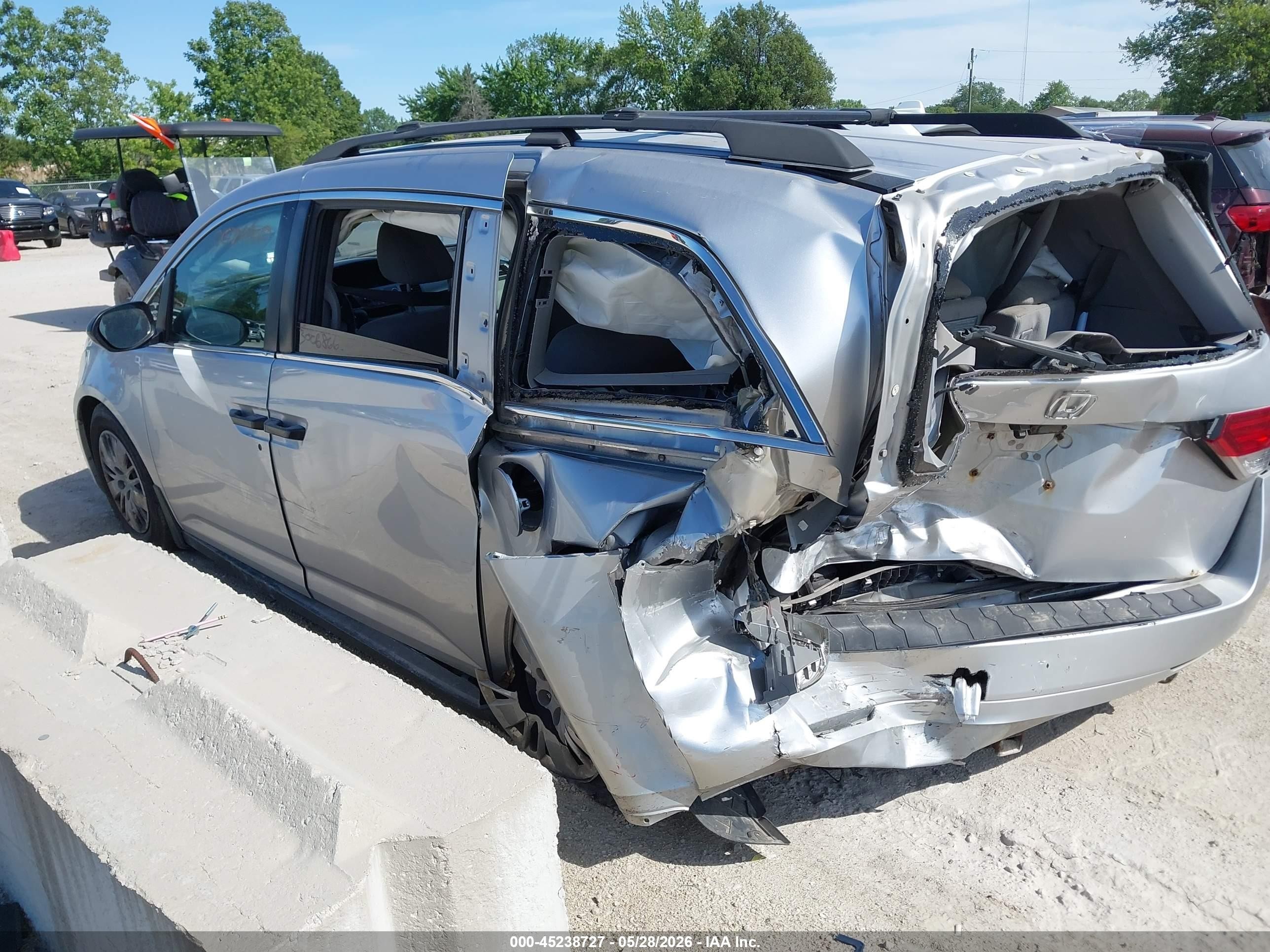 2014 Honda Odyssey Lx Silver vin: 5FNRL5H24EB007060