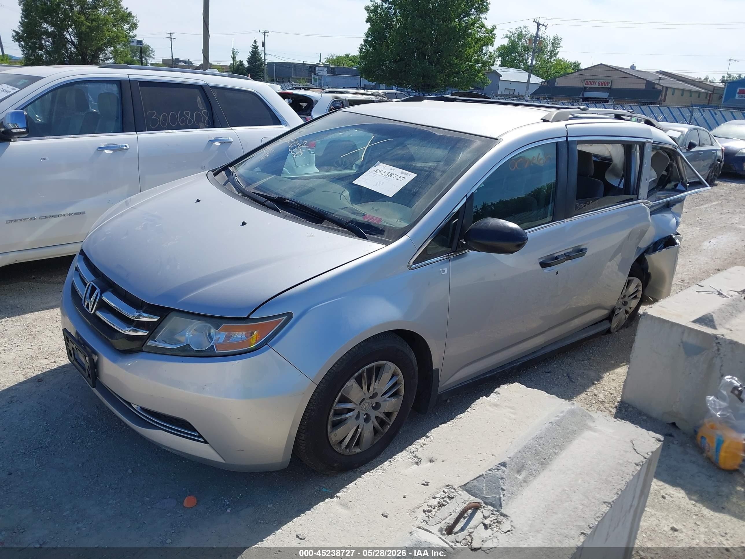 2014 Honda Odyssey Lx Silver vin: 5FNRL5H24EB007060