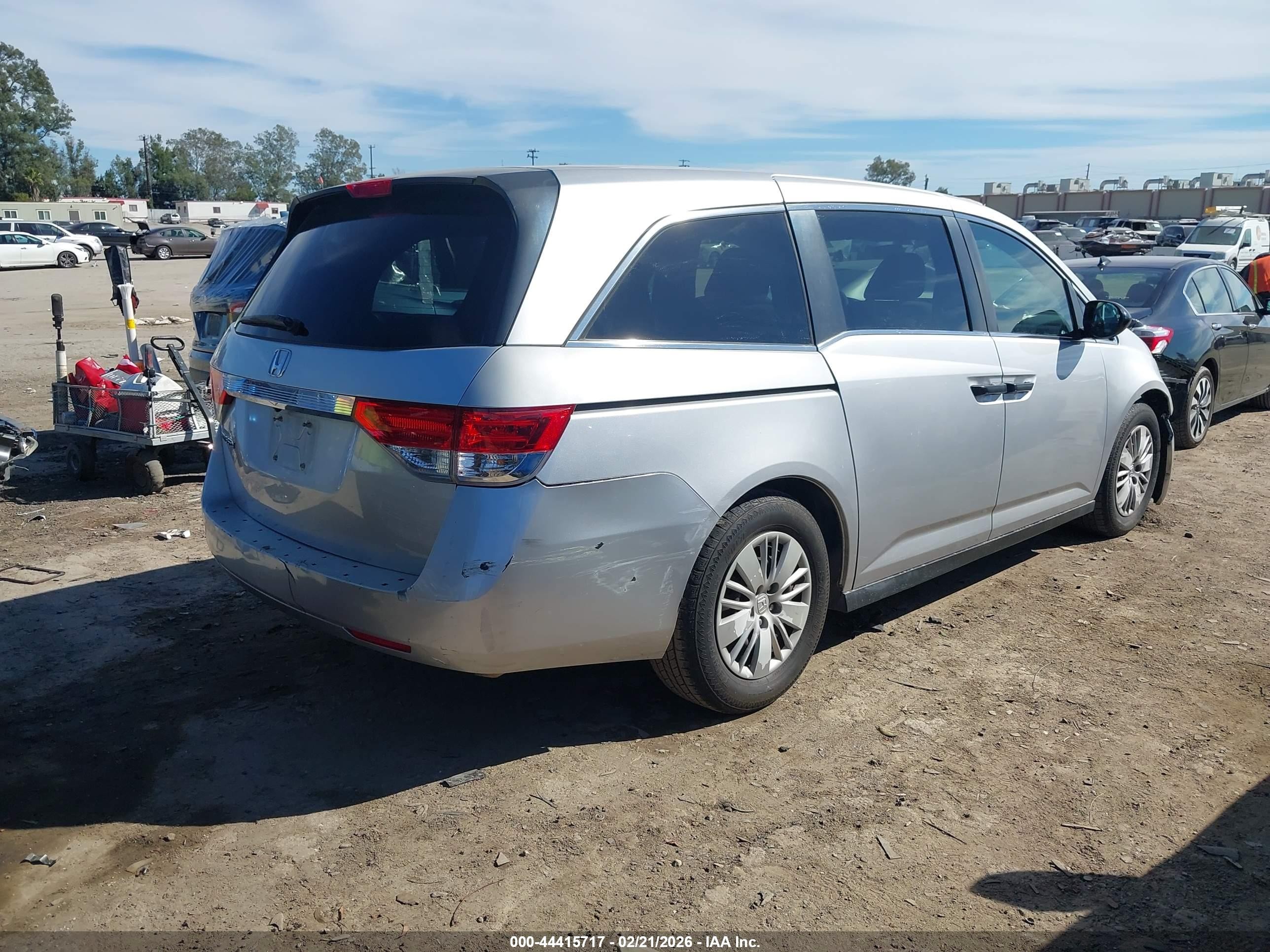 2014 Honda Odyssey Lx Silver vin: 5FNRL5H24EB045999