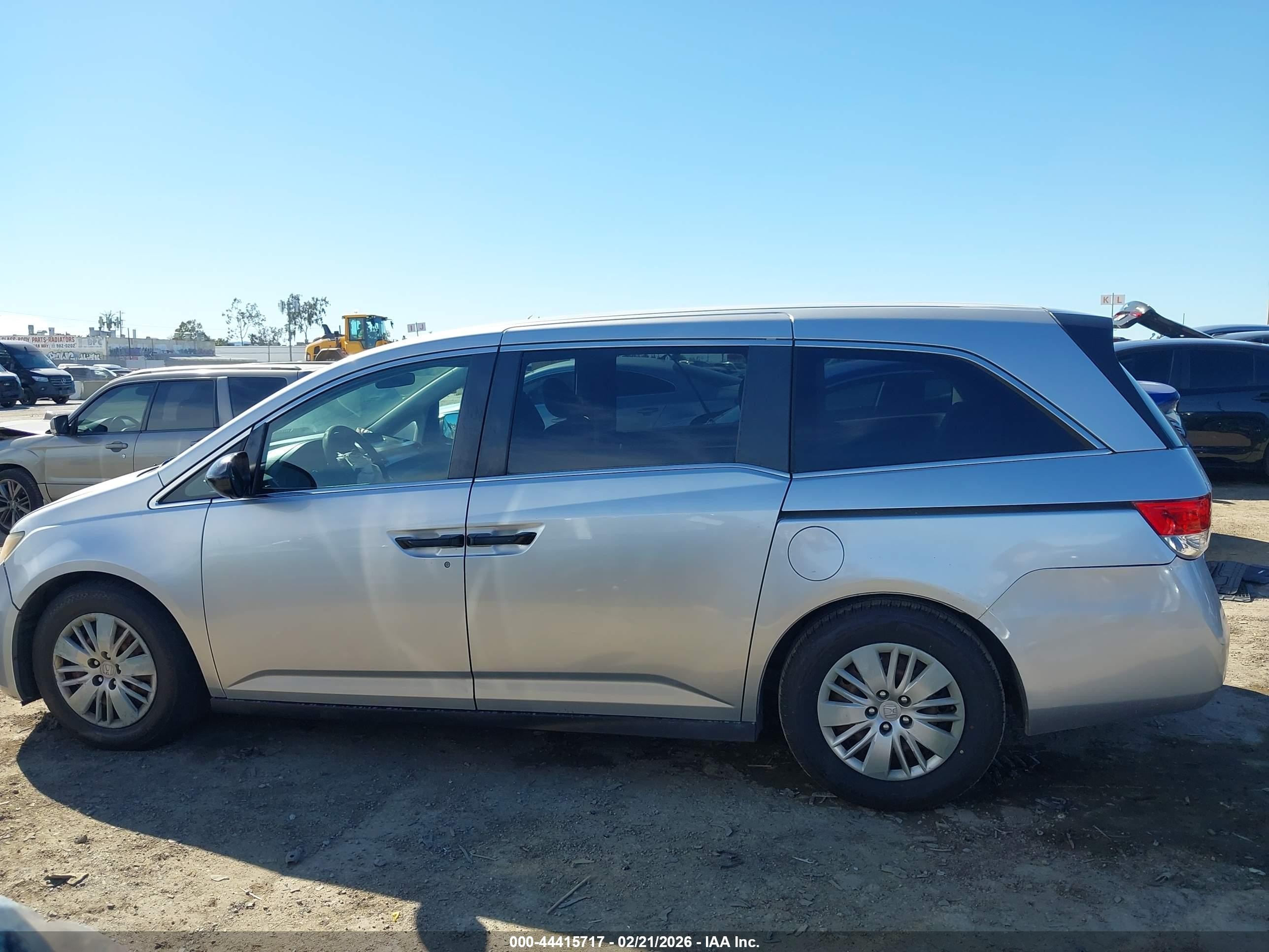 2014 Honda Odyssey Lx Silver vin: 5FNRL5H24EB045999