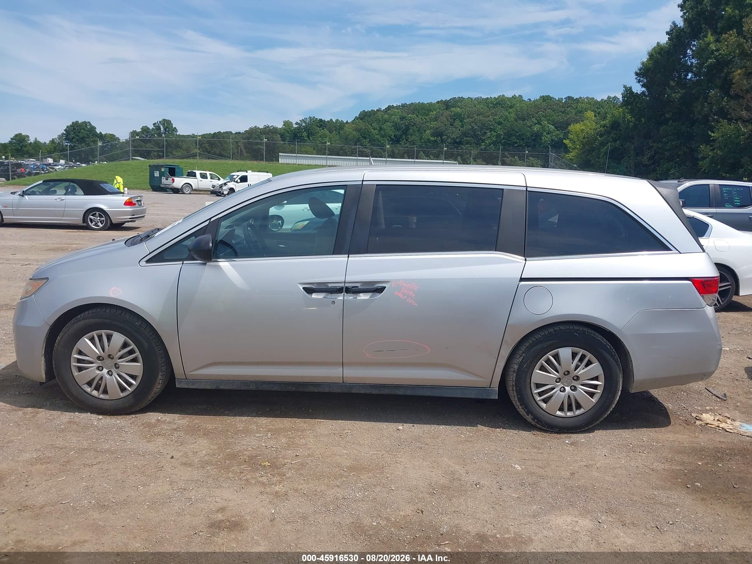 2015 Honda Odyssey Lx Silver vin: 5FNRL5H24FB009747