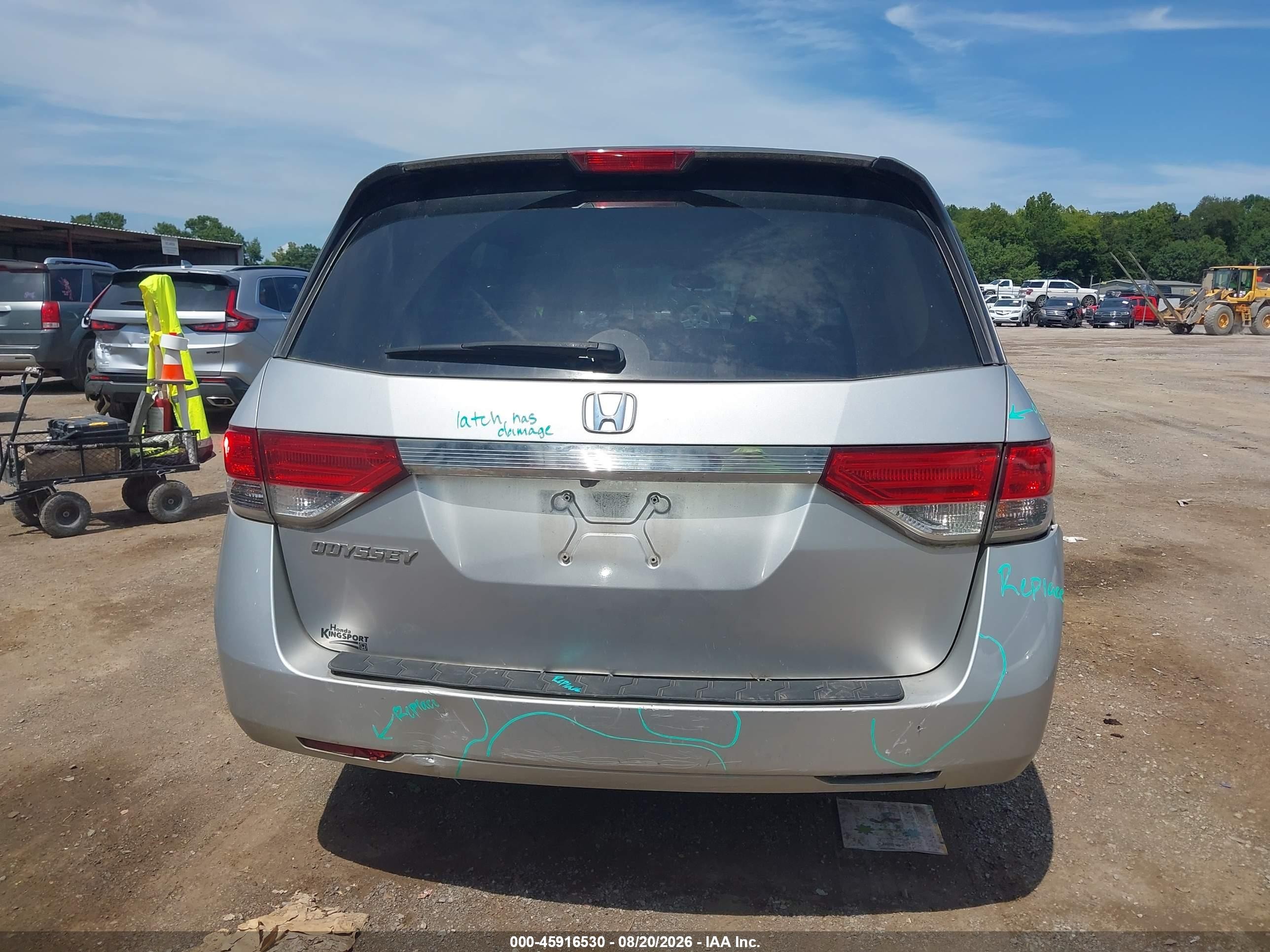 2015 Honda Odyssey Lx Silver vin: 5FNRL5H24FB009747