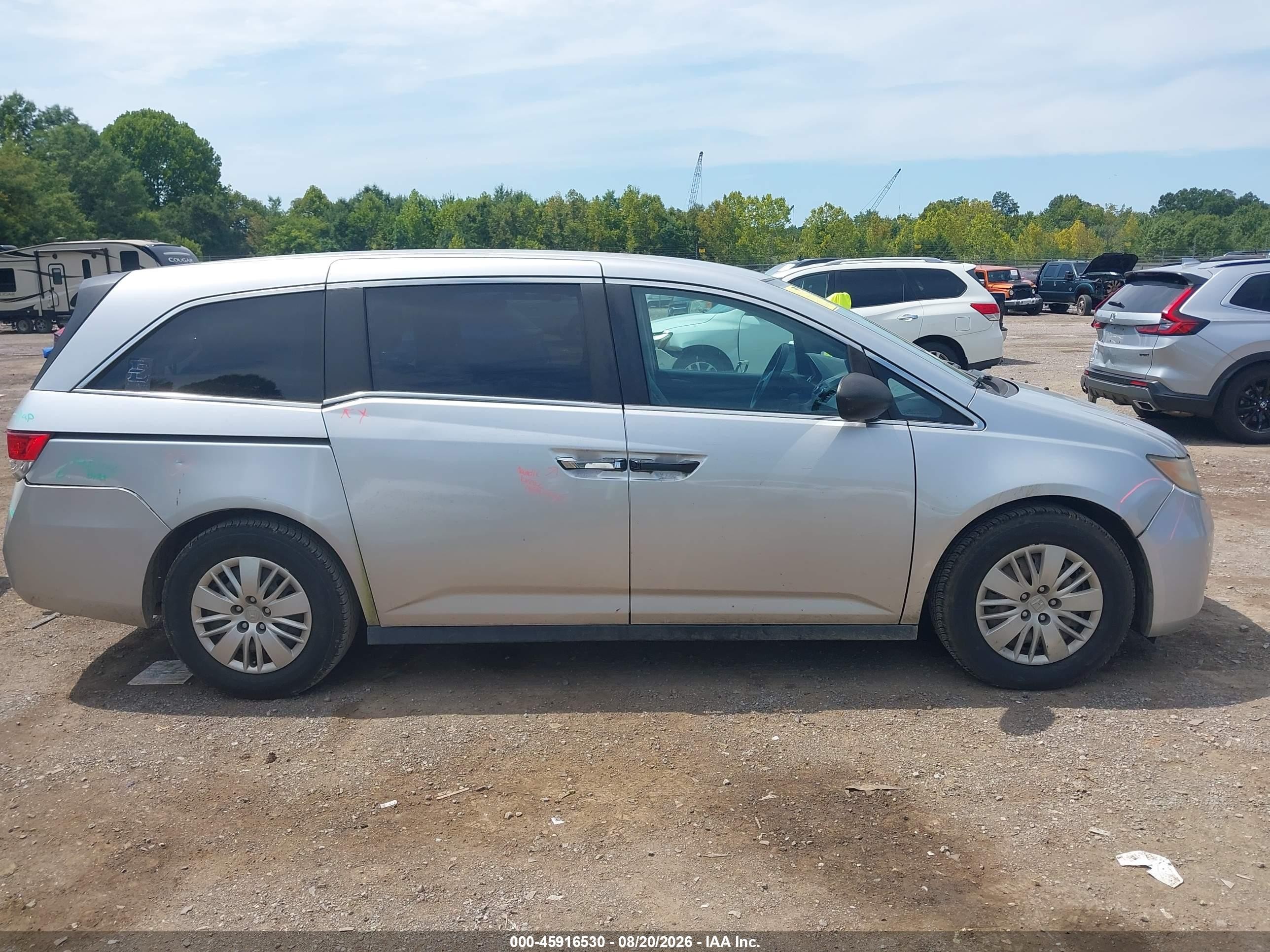 2015 Honda Odyssey Lx Silver vin: 5FNRL5H24FB009747