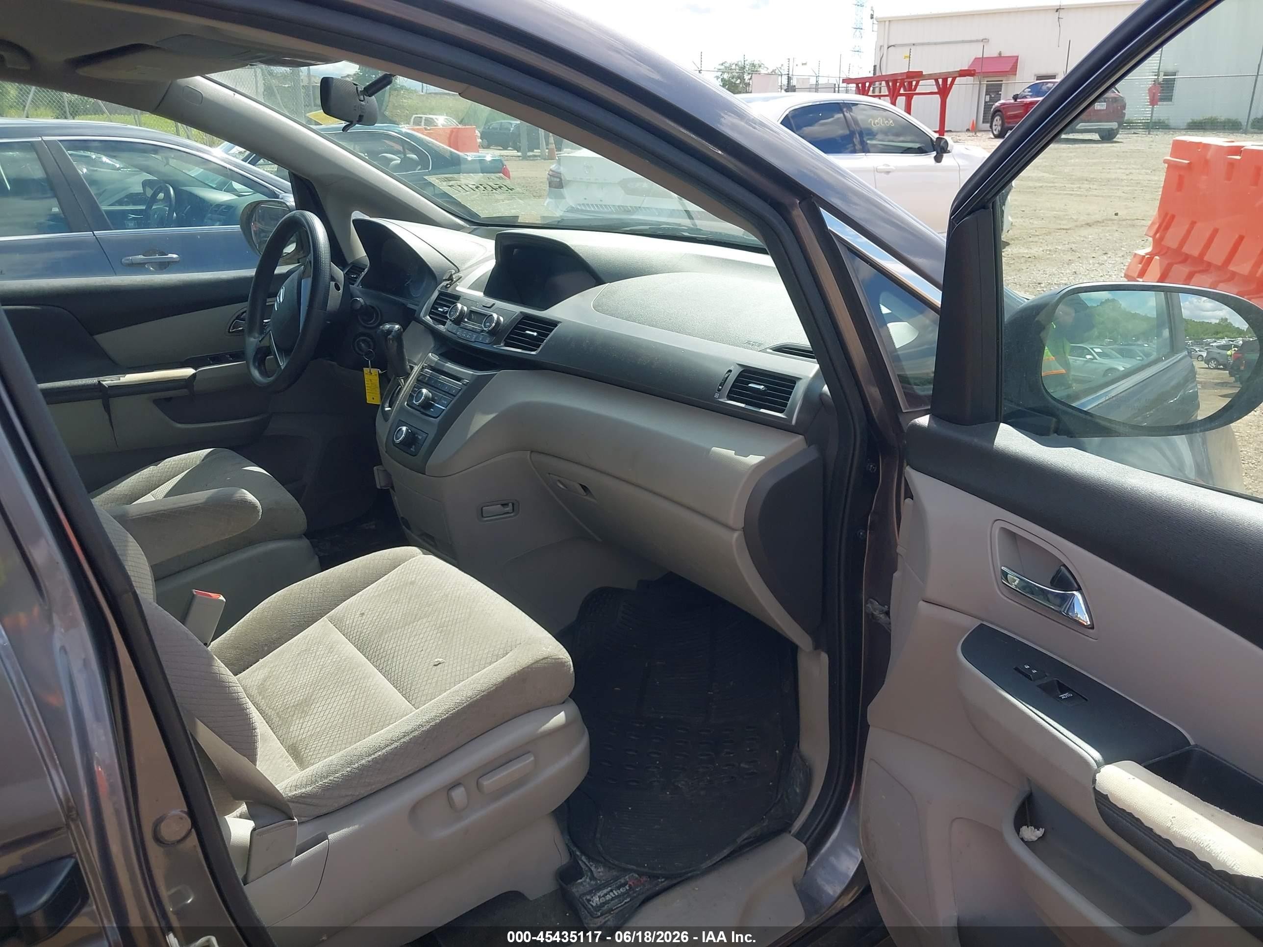 2015 Honda Odyssey Lx Gray vin: 5FNRL5H24FB012051