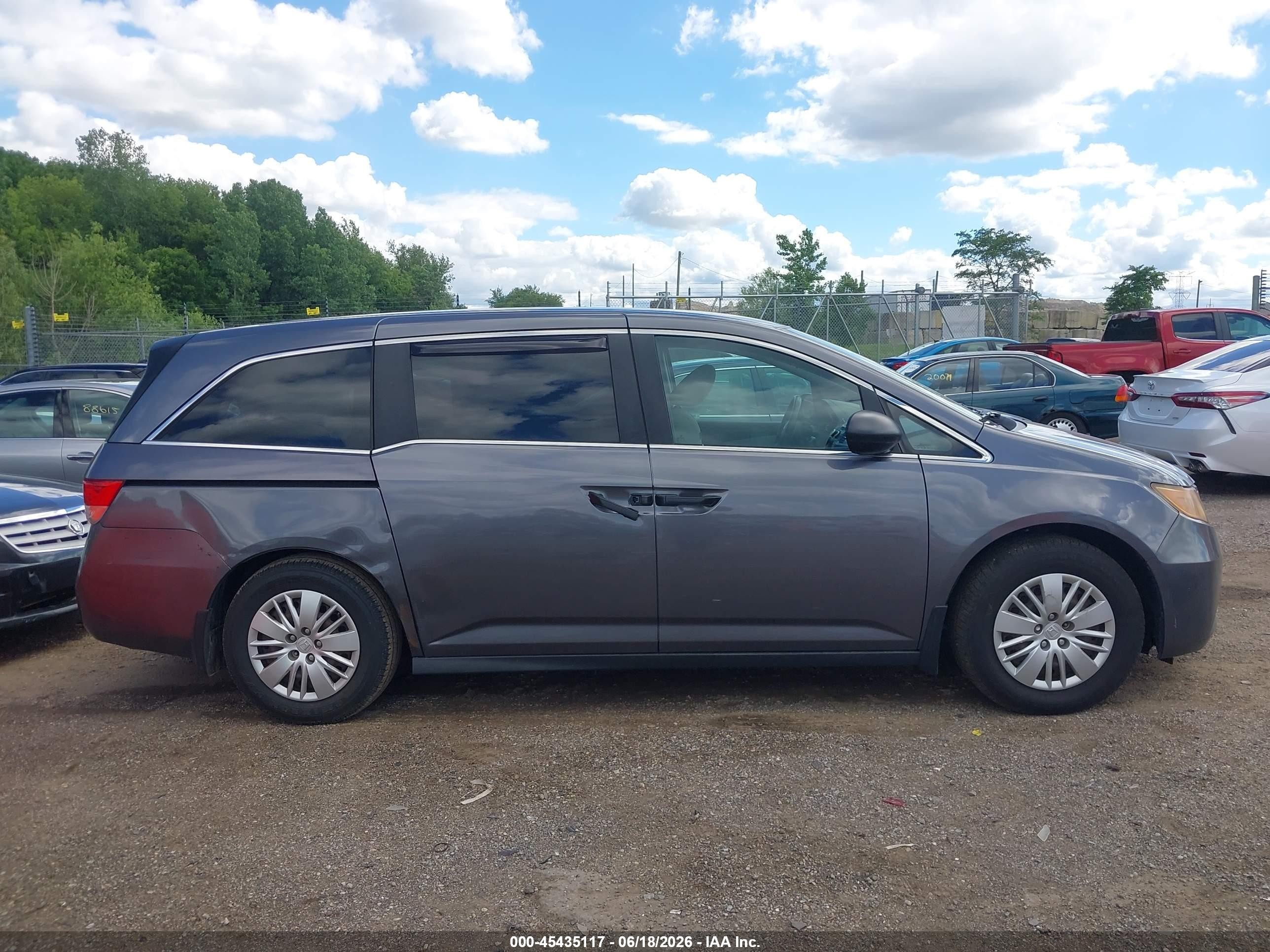 2015 Honda Odyssey Lx Gray vin: 5FNRL5H24FB012051